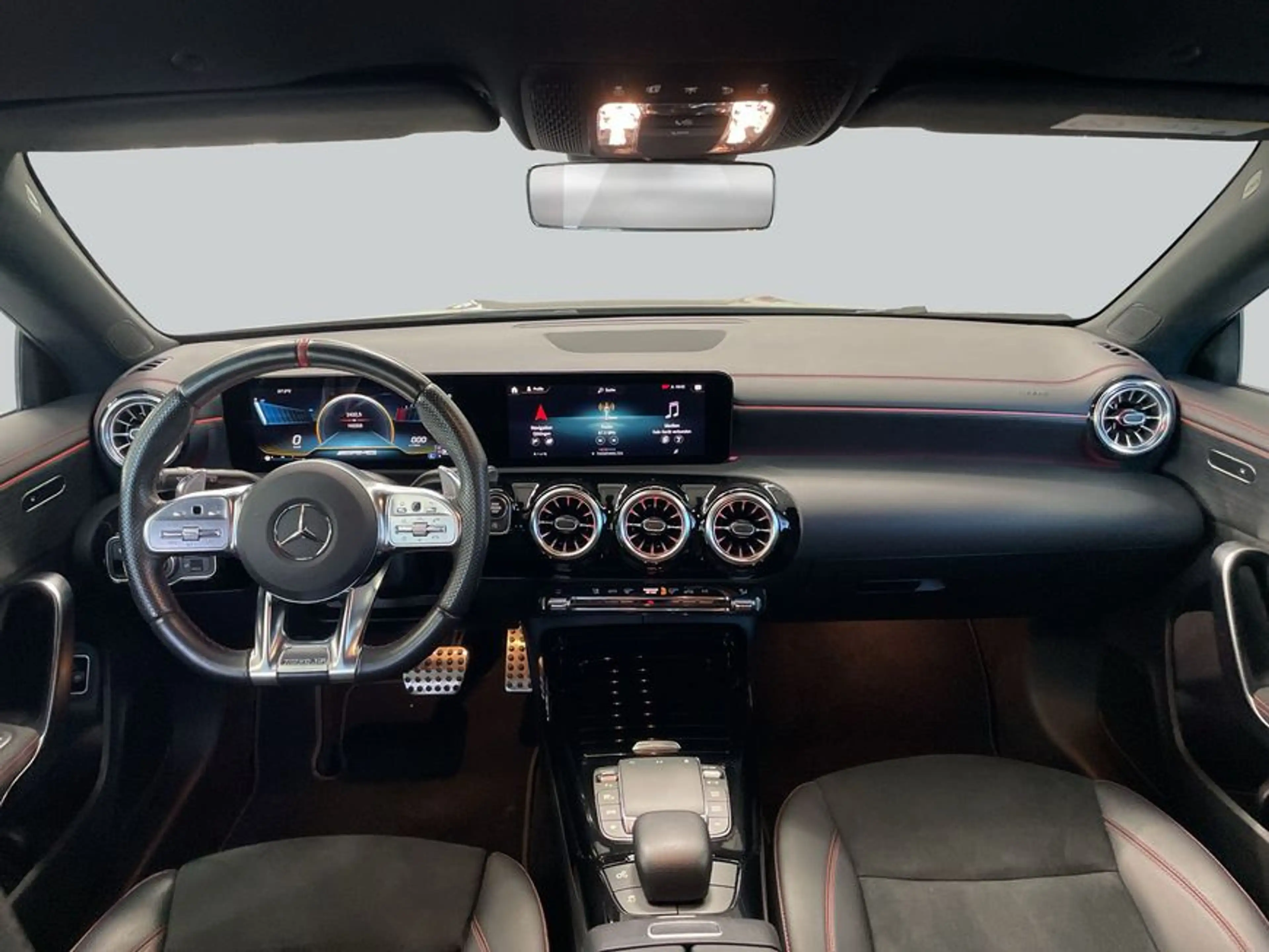 Mercedes-Benz CLA 35 AMG CLA — photo 13