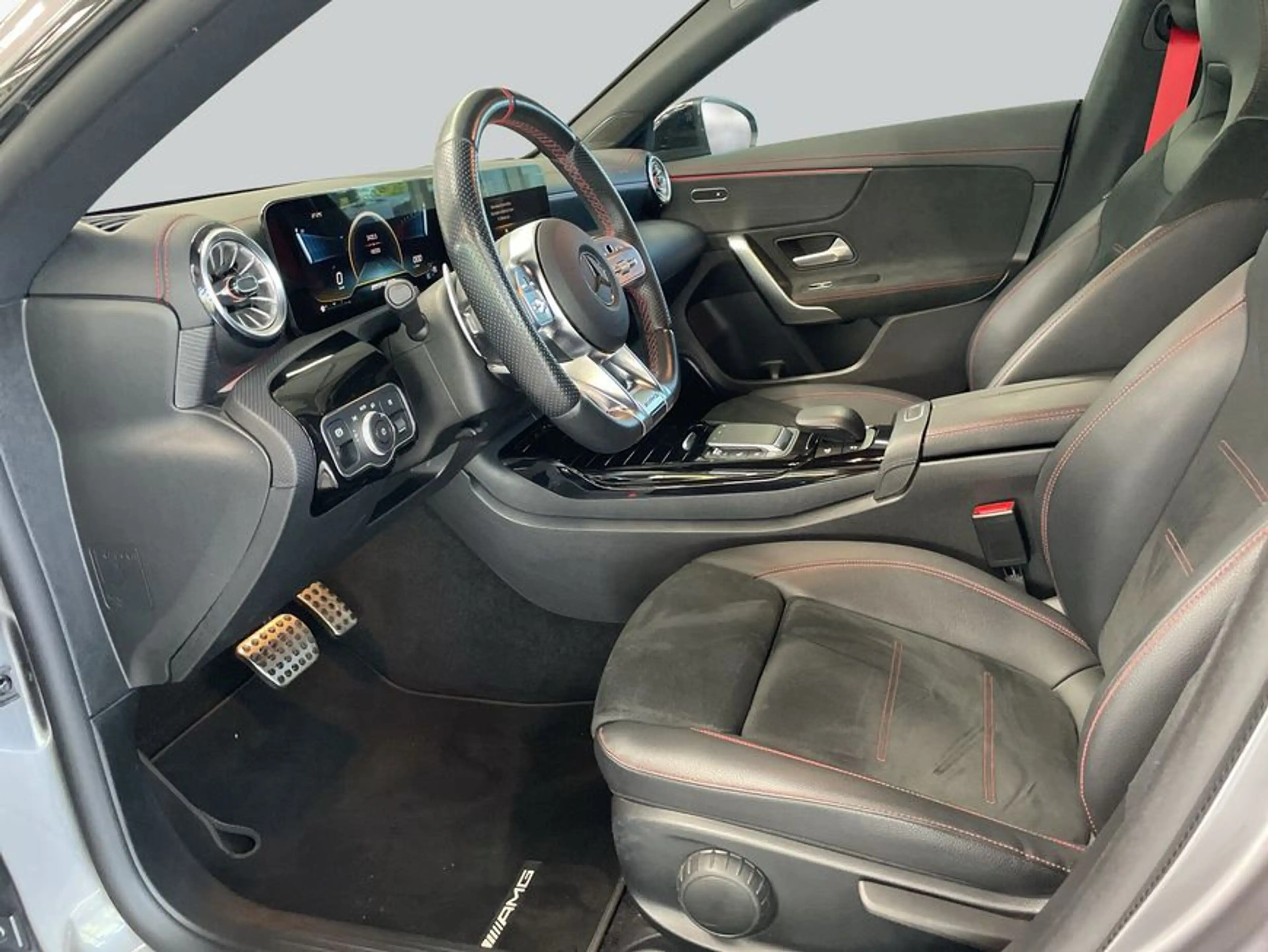 Mercedes-Benz CLA 35 AMG CLA — photo 9