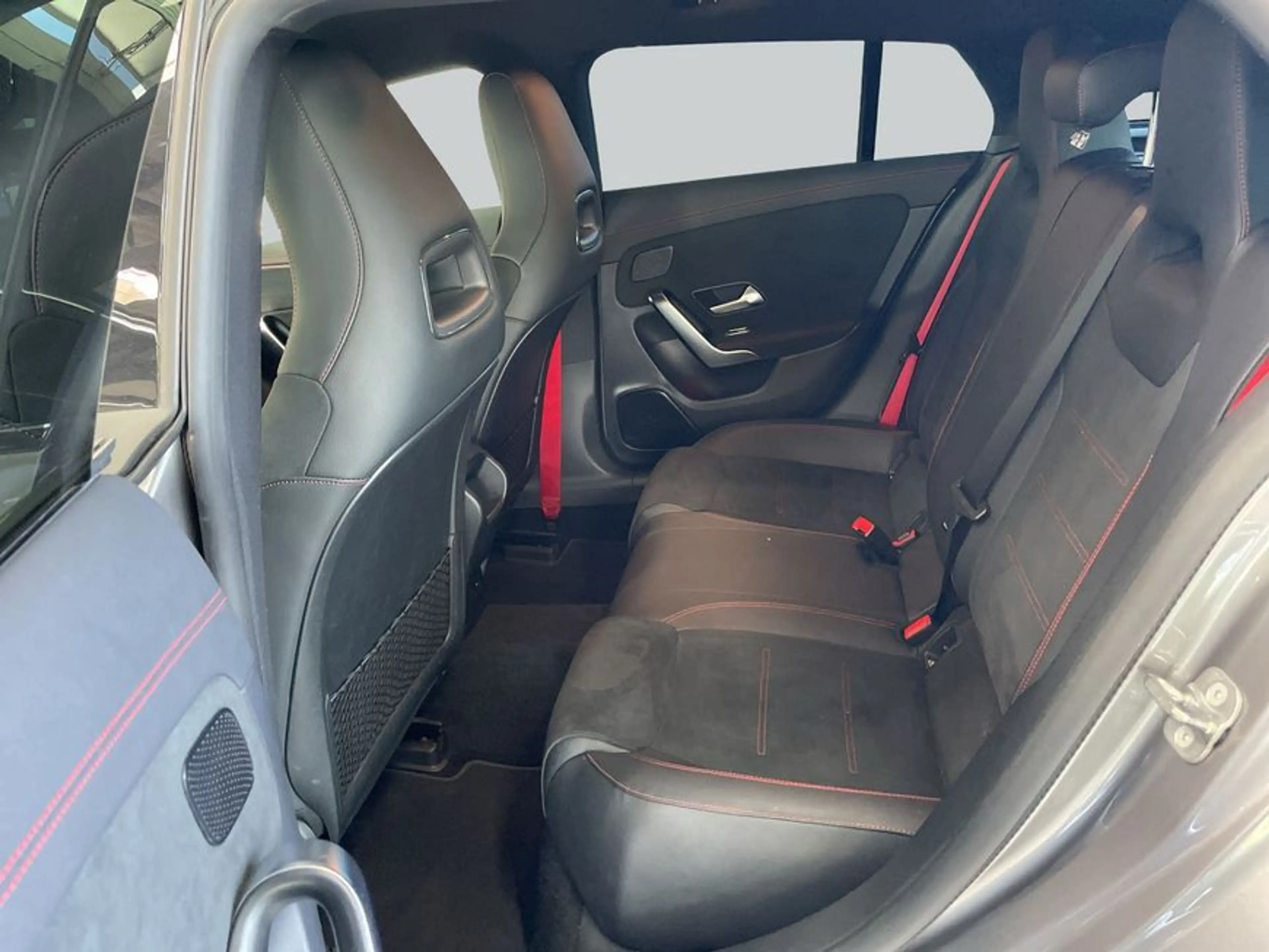 Mercedes-Benz CLA 35 AMG CLA — photo 11