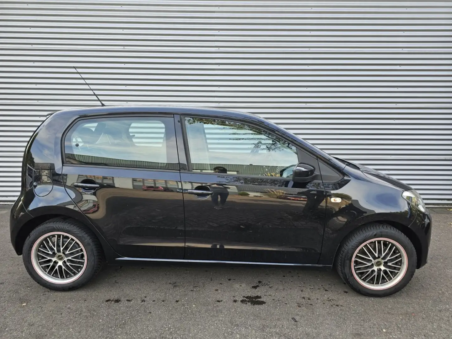 Volkswagen up! 1.0 move up! BlueM. Noir - 1