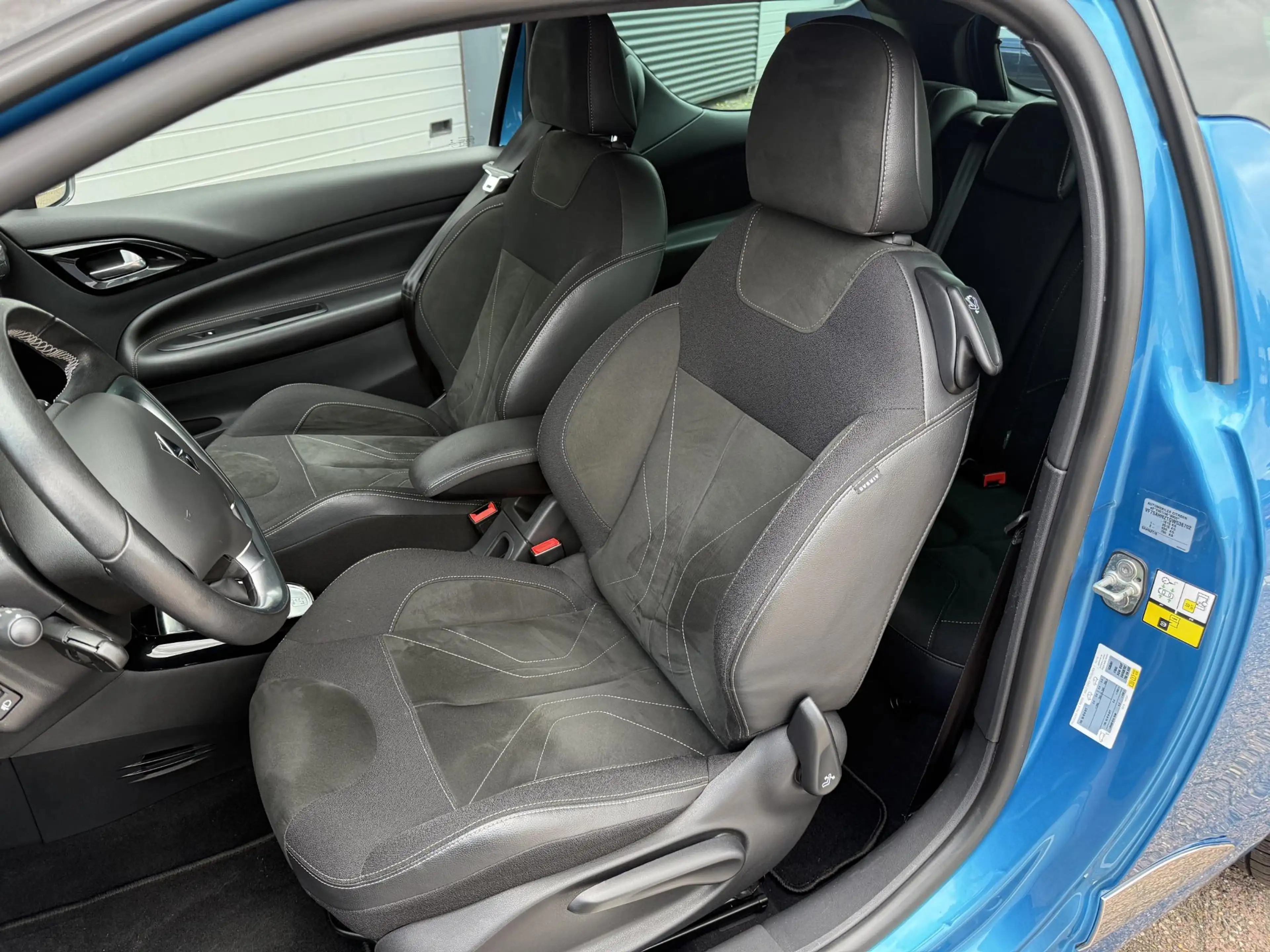 DS Automobiles DS 3 1.2 PureTech So Chic | 110PK | AUTOMAAT | Navigati — photo 3