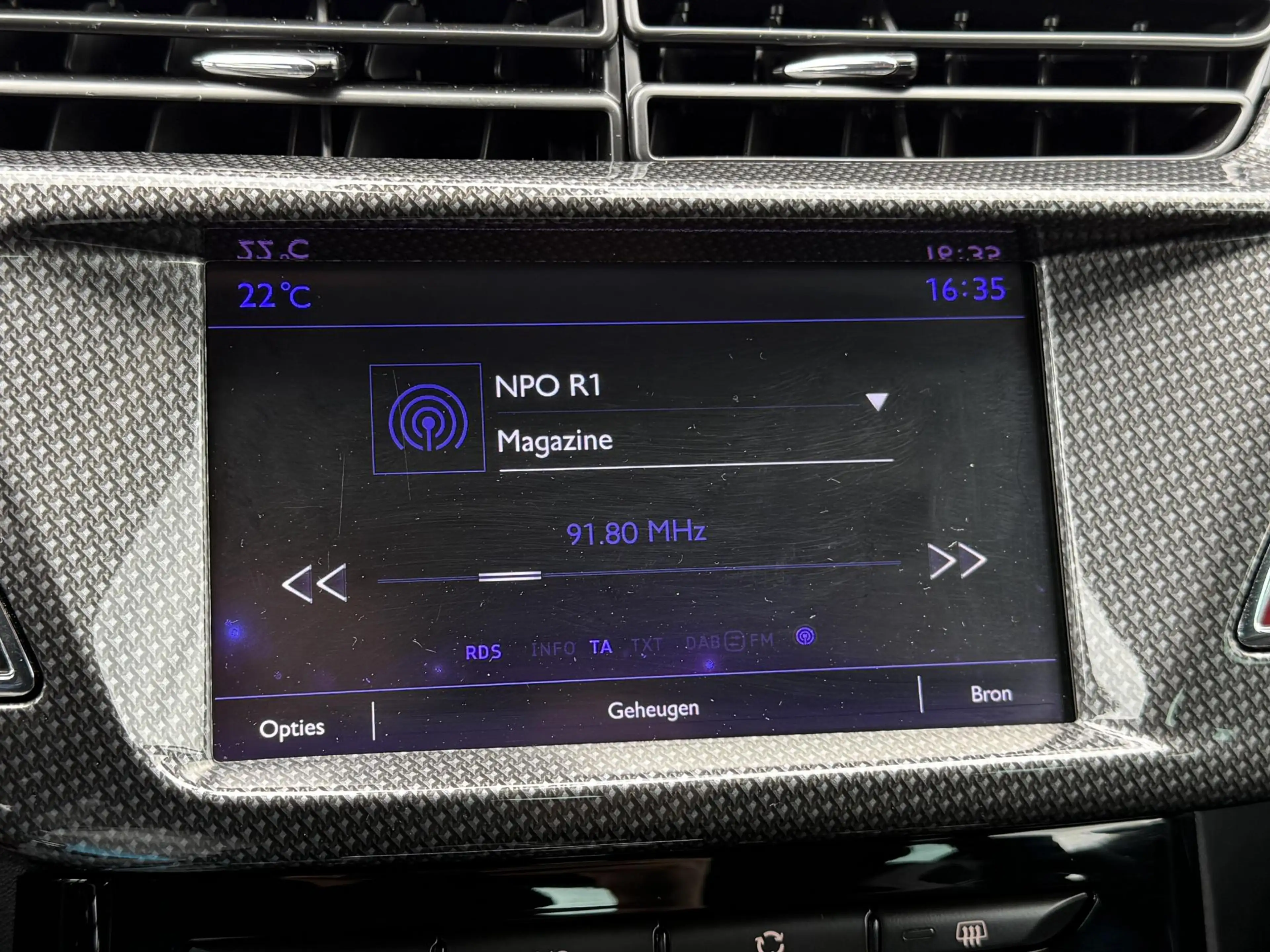 DS Automobiles DS 3 1.2 PureTech So Chic | 110PK | AUTOMAAT | Navigati — photo 14