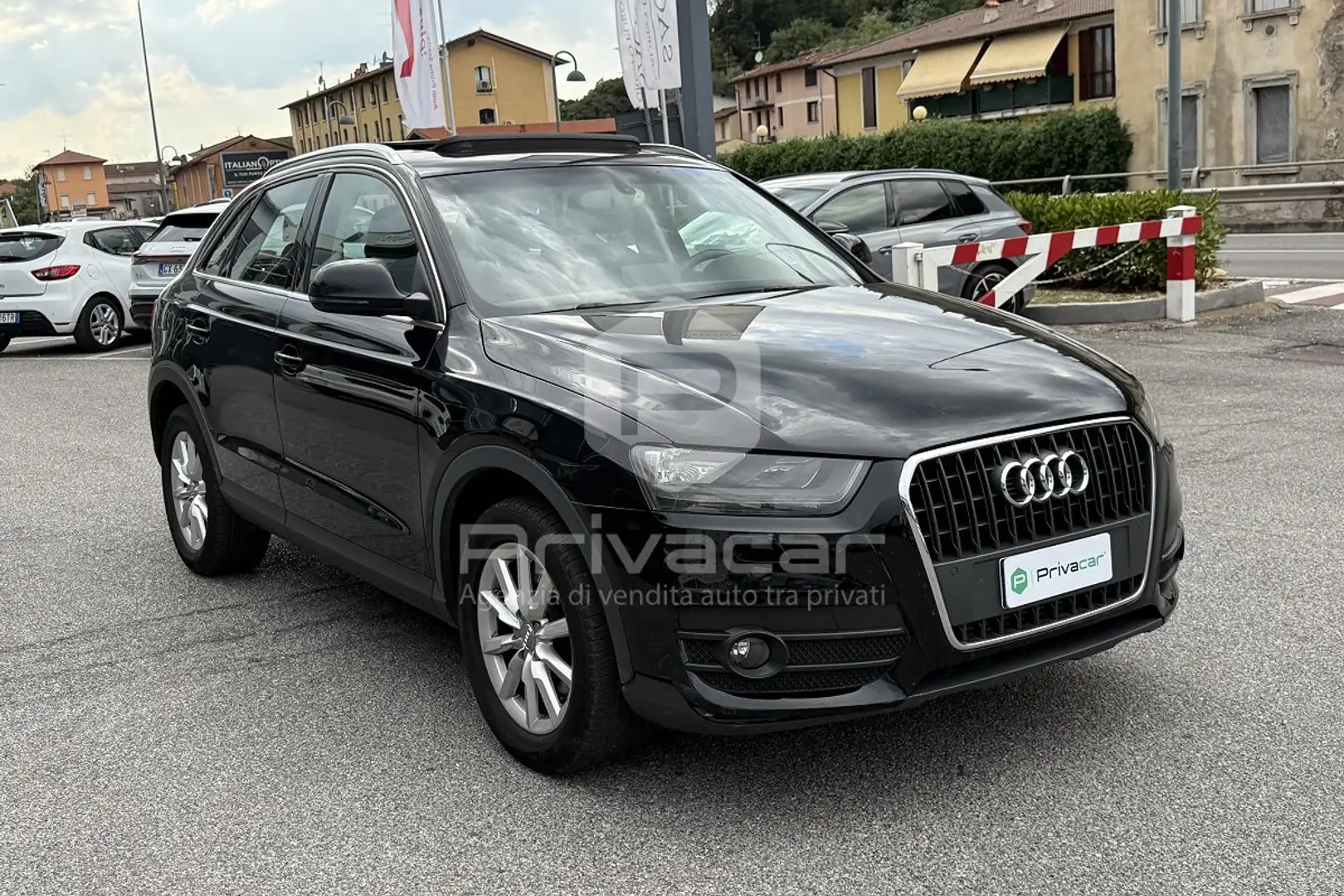 Audi Q3 Q3 2.0 TDI Business TETTO APRIBILE! Nero - 2