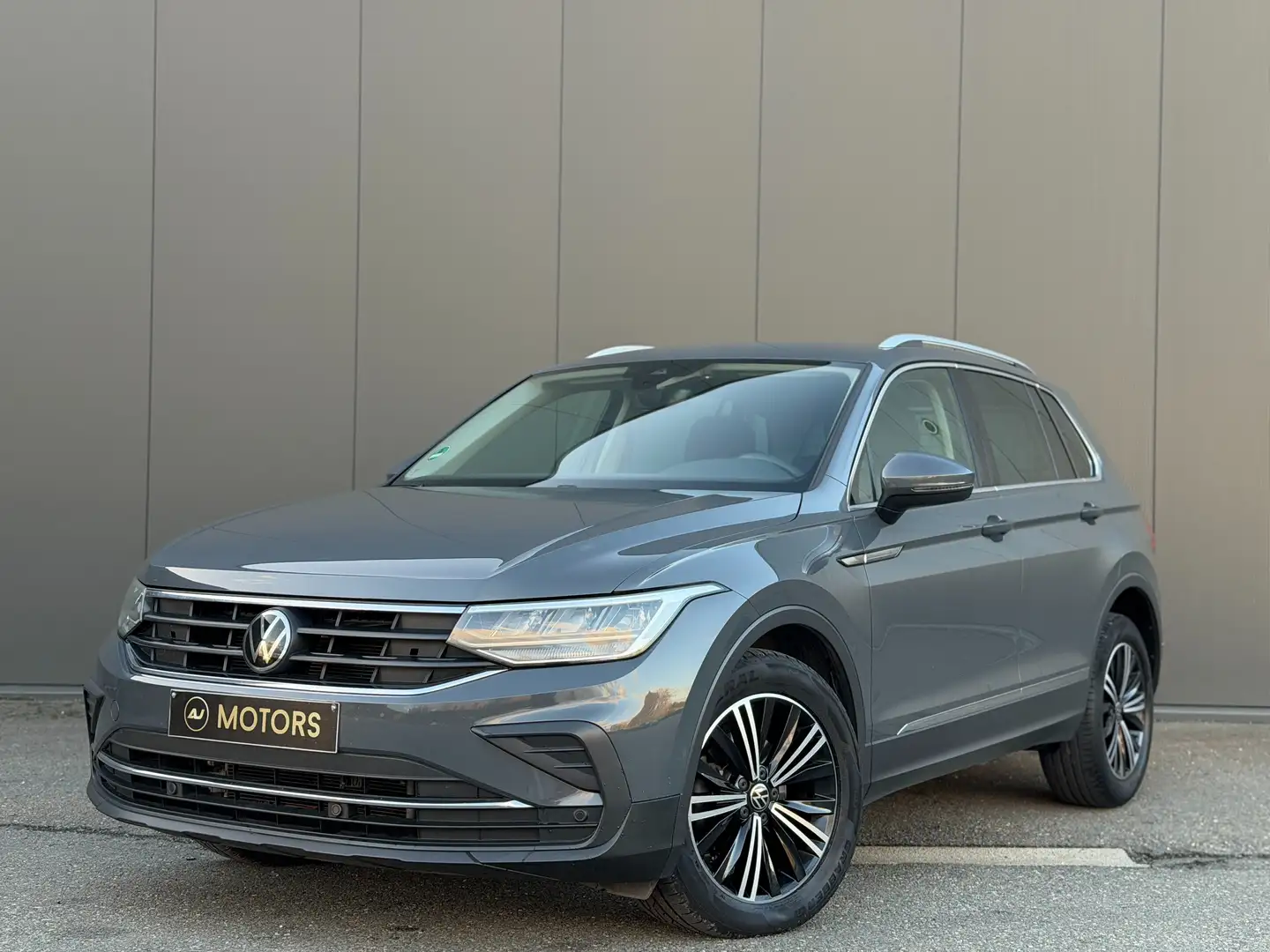 Volkswagen Tiguan 2.0 TDI 150cv DSG - GPS - Carplay - Caméra Gris - 1