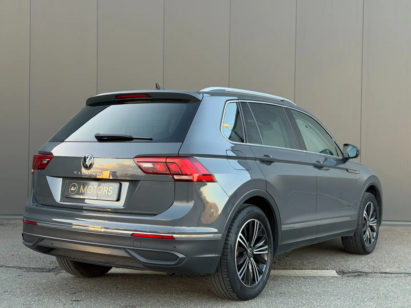 Volkswagen Tiguan 2.0 TDI 150cv DSG - GPS - Carplay - Caméra Gris - 2