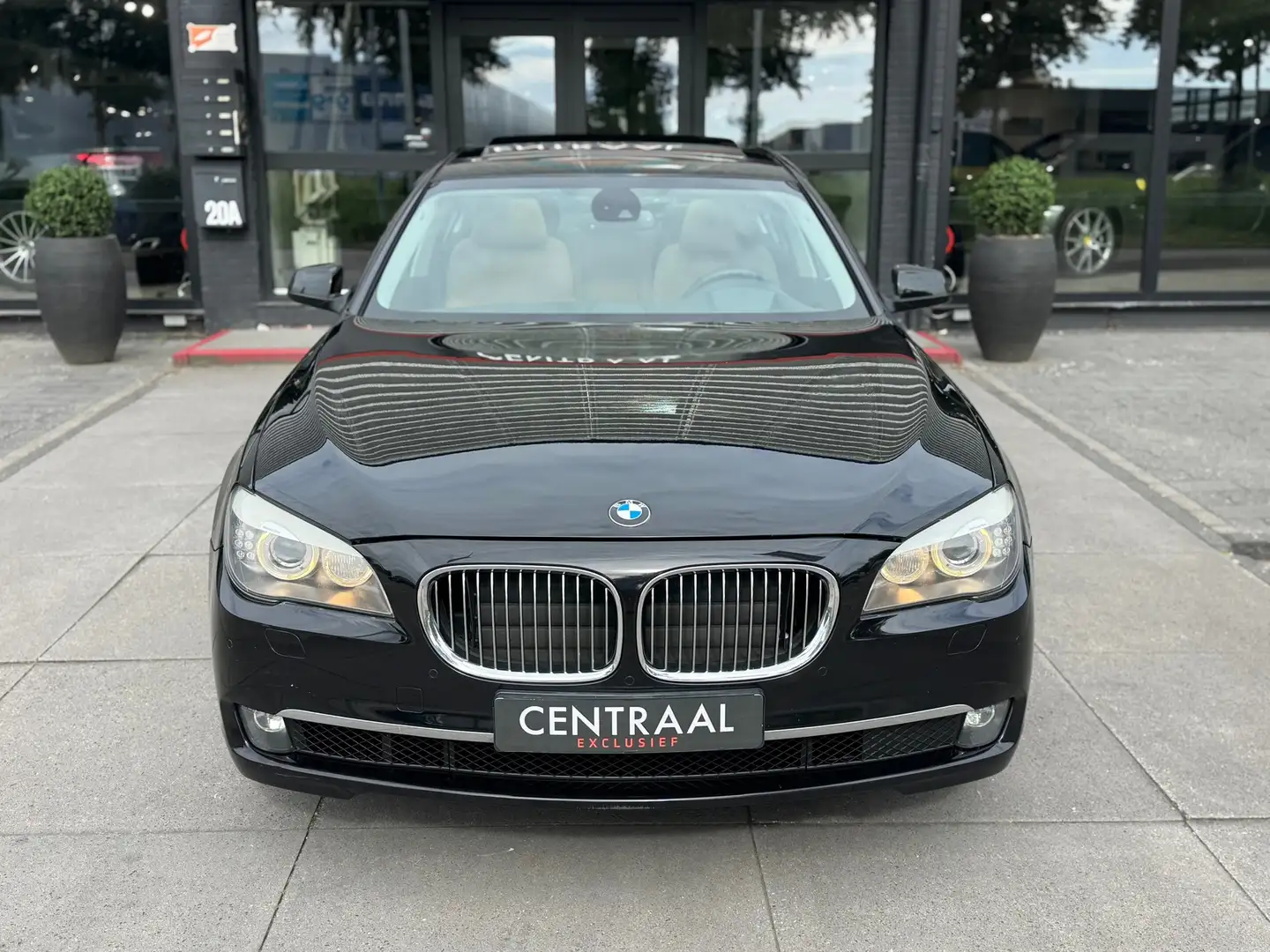 BMW 740 7-serie 740i High Executive 326PK|Pano|Camera|Head Zwart - 2