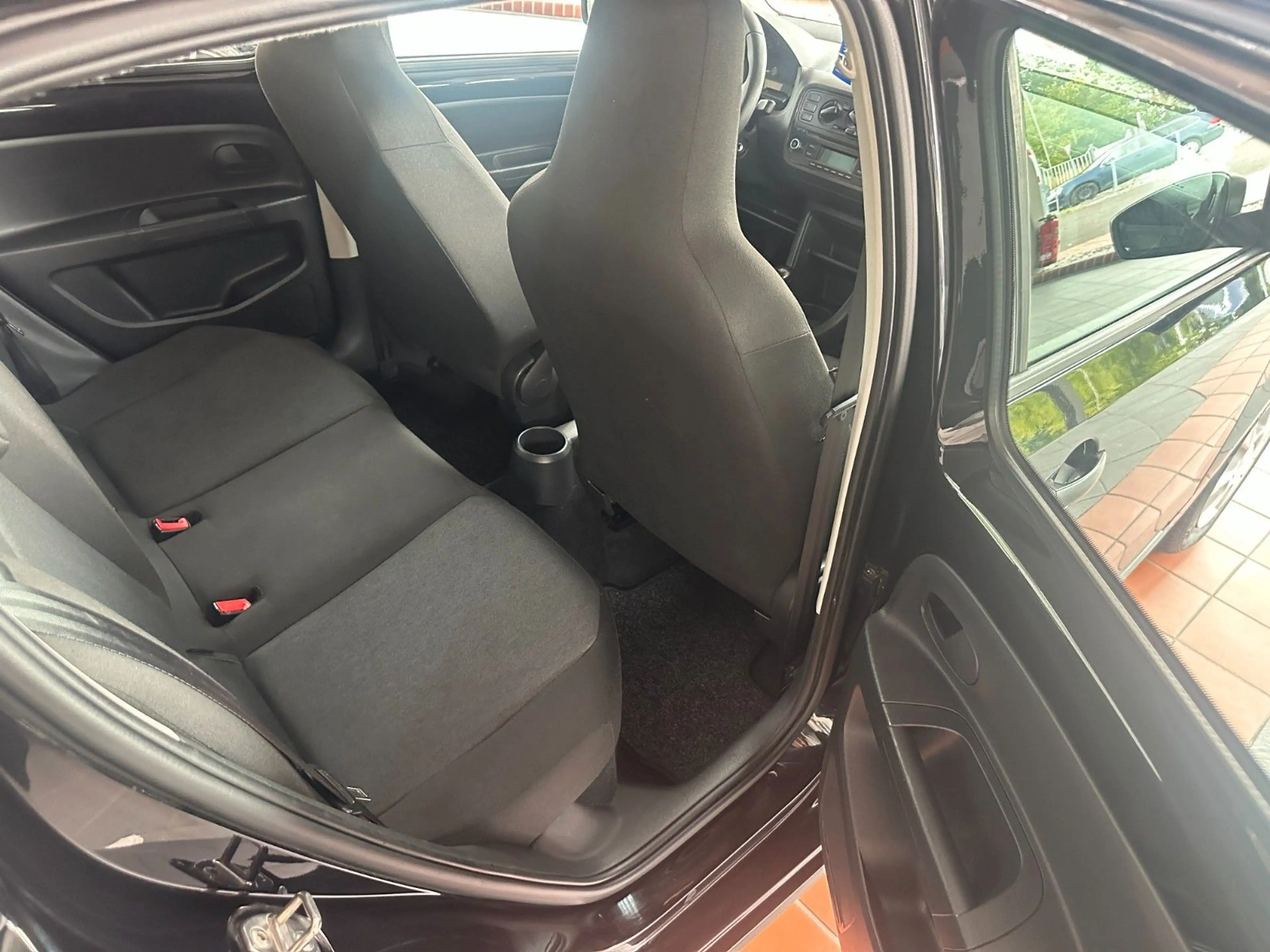 Skoda Citigo Cool Edition *2. Hand / 5- Türen / Klima* — photo 11