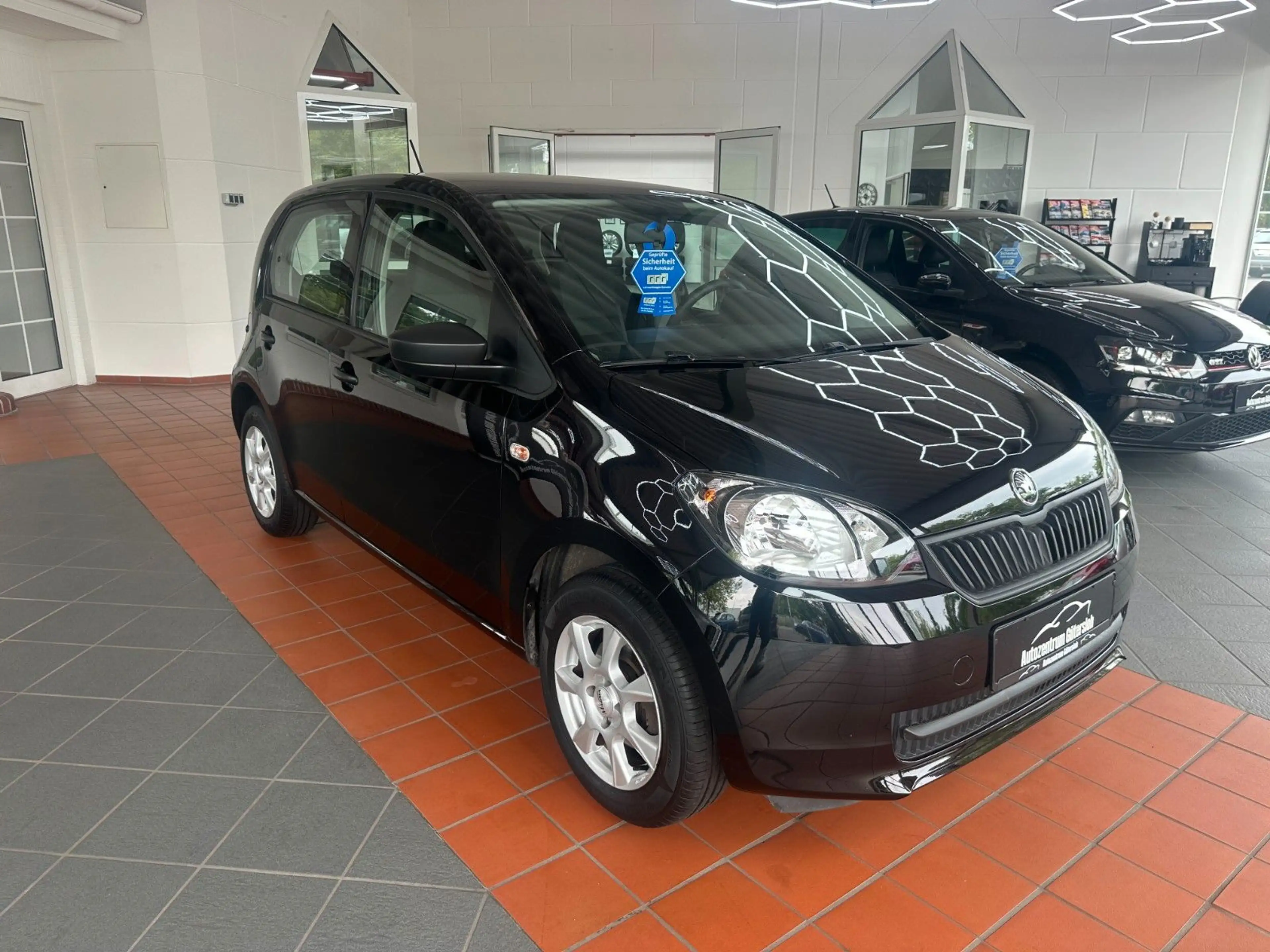 Skoda Citigo Cool Edition *2. Hand / 5- Türen / Klima* — photo 2
