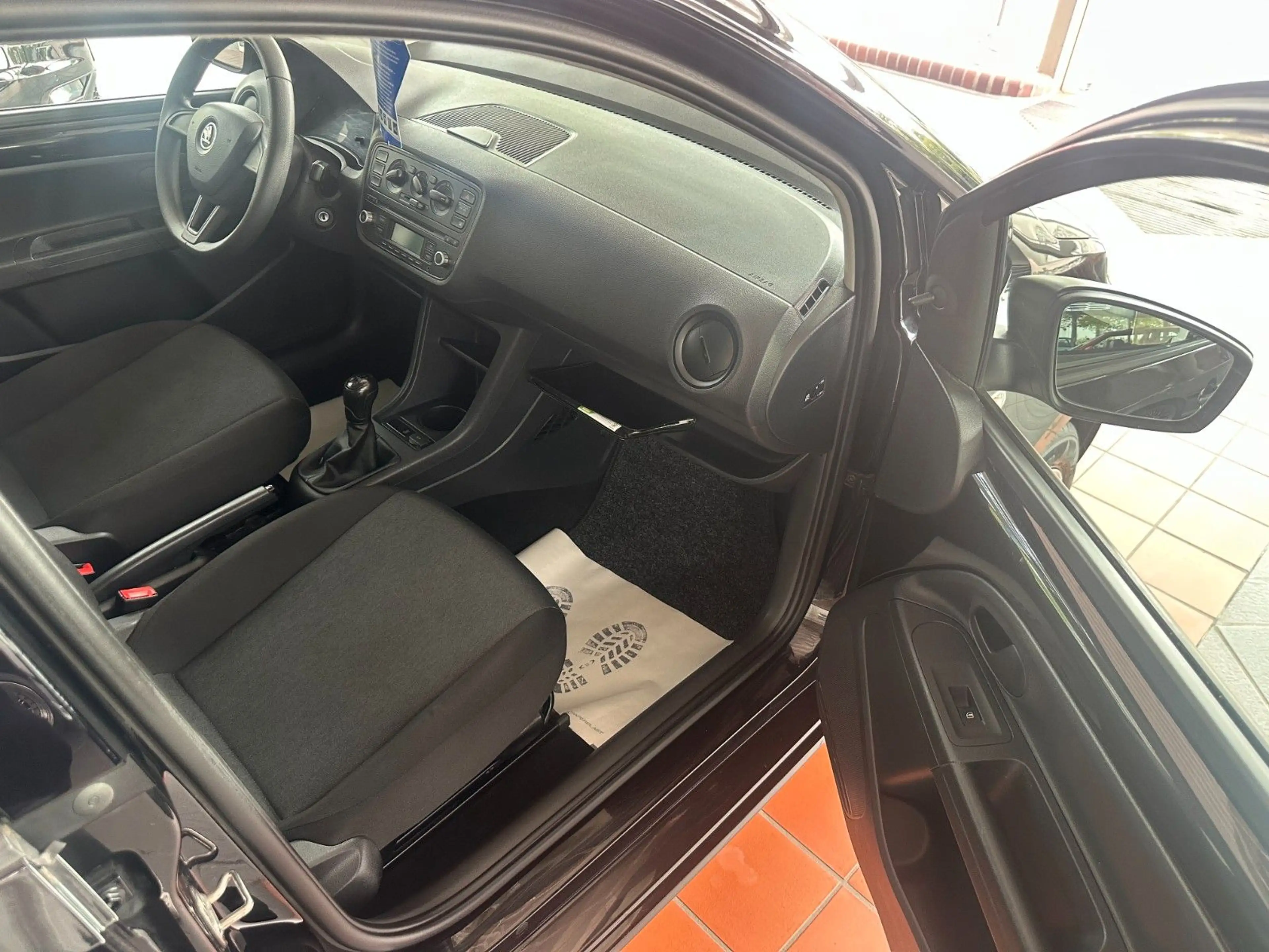 Skoda Citigo Cool Edition *2. Hand / 5- Türen / Klima* — photo 8
