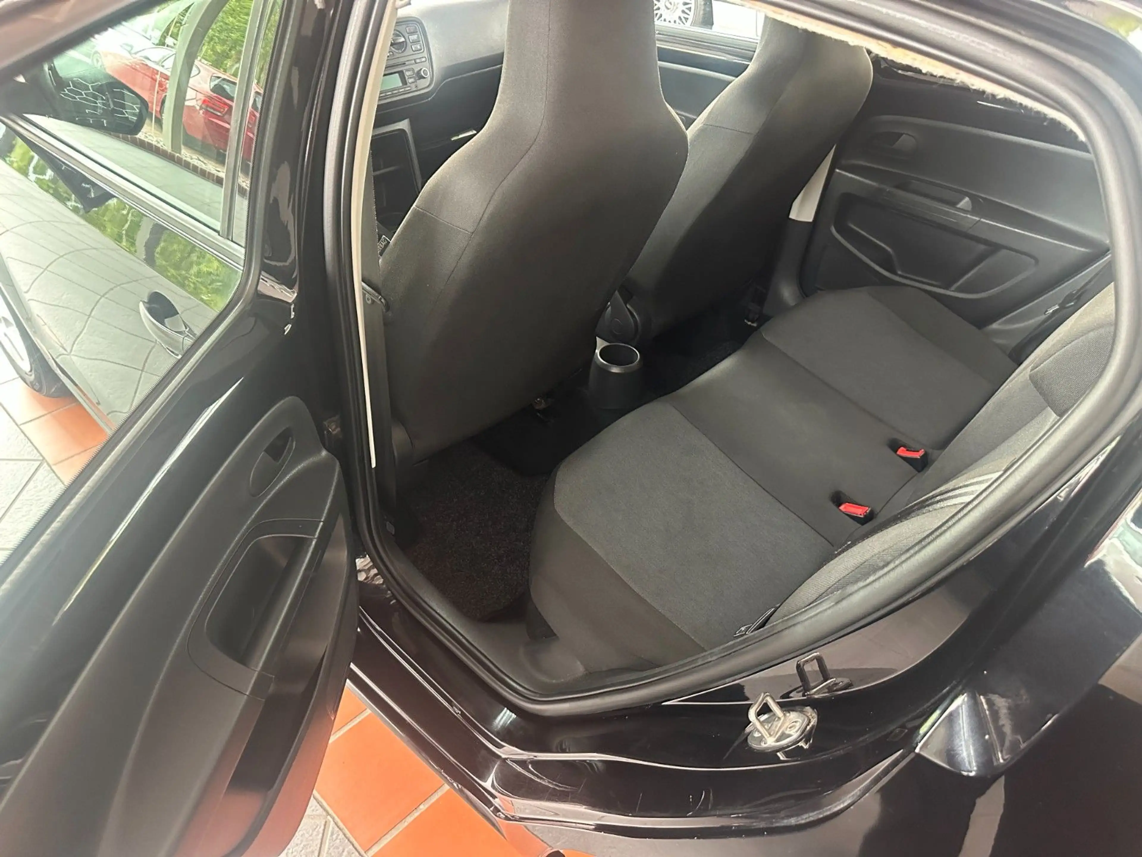 Skoda Citigo Cool Edition *2. Hand / 5- Türen / Klima* — photo 10