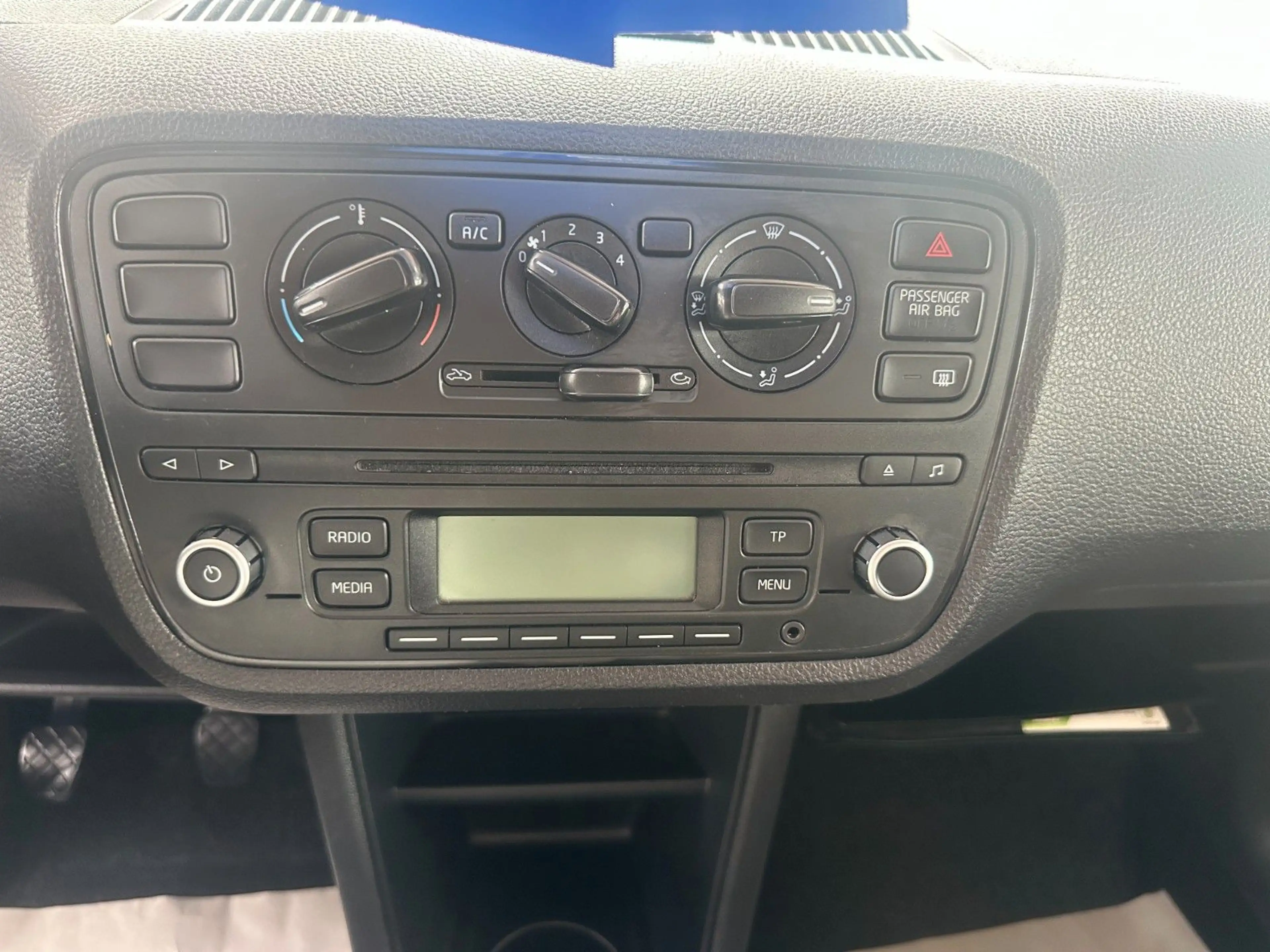 Skoda Citigo Cool Edition *2. Hand / 5- Türen / Klima* — photo 7
