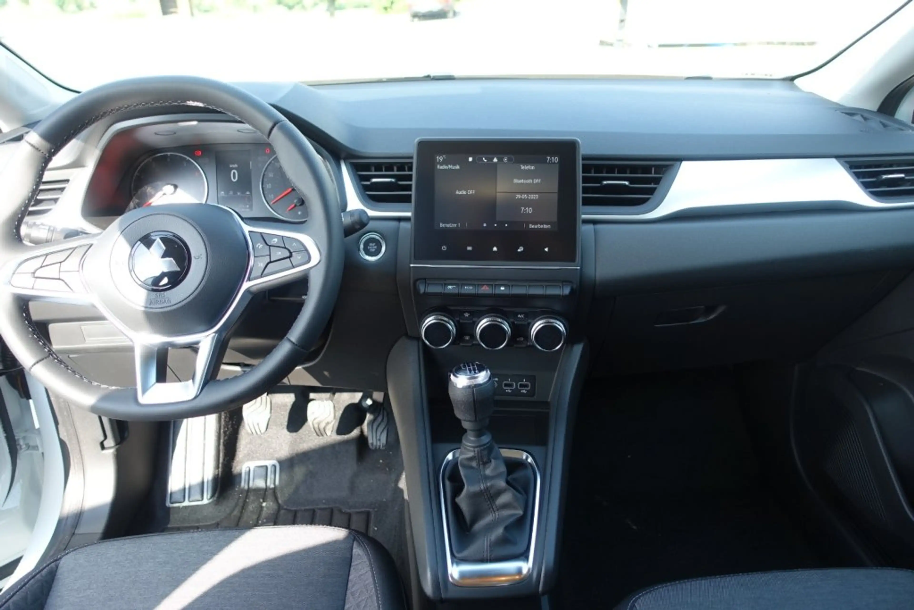 Mitsubishi ASX 1,0 Petrol Invite S Launch Edition 23 — photo 8