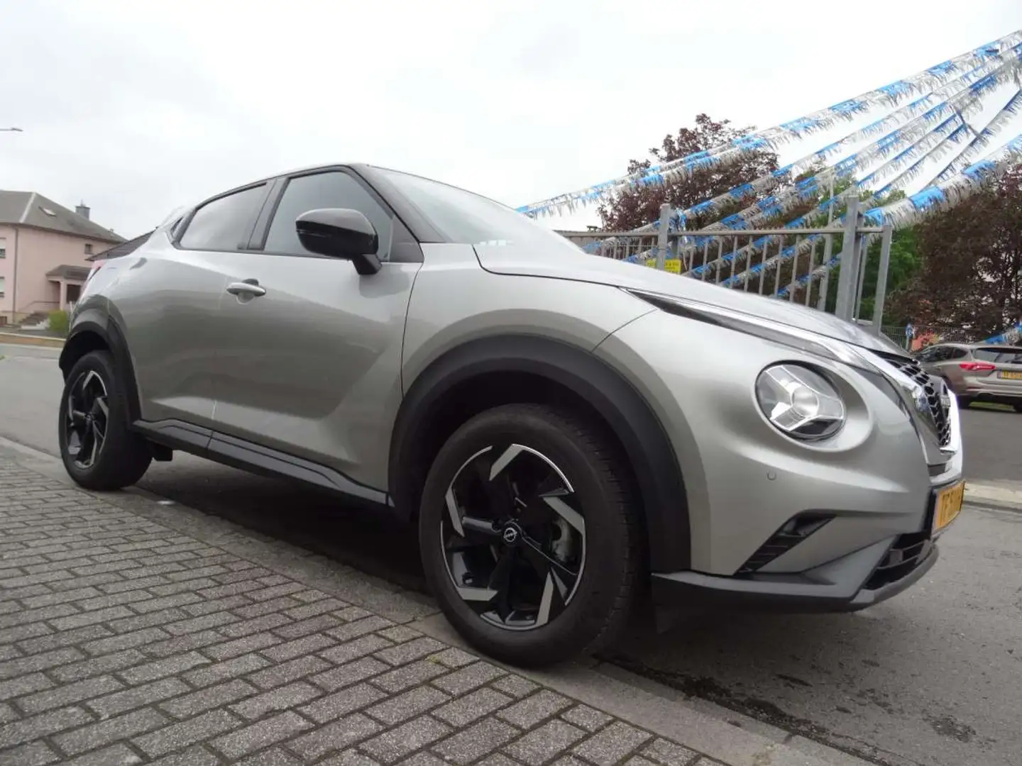 Nissan Juke 1.0 N- CONNECTA + Park \u0026 Ride Pack Gris - 2