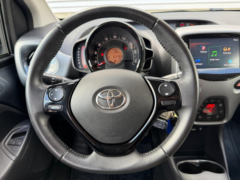 Toyota Aygo 1.0 VVT-i x-joy [ ecc,apple car,camera,cruise,lmv — photo 13