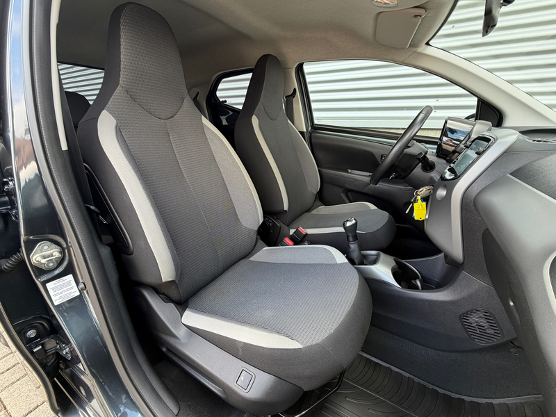 Toyota Aygo 1.0 VVT-i x-joy [ ecc,apple car,camera,cruise,lmv — photo 11