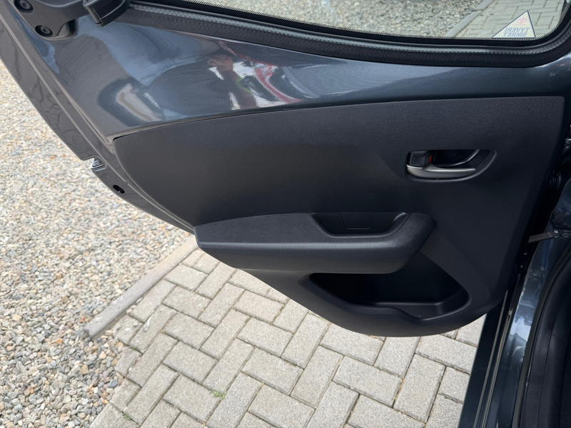 Toyota Aygo 1.0 VVT-i x-joy [ ecc,apple car,camera,cruise,lmv — photo 35