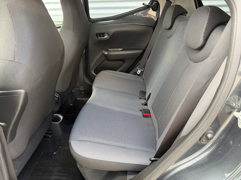Toyota Aygo 1.0 VVT-i x-joy [ ecc,apple car,camera,cruise,lmv — photo 9