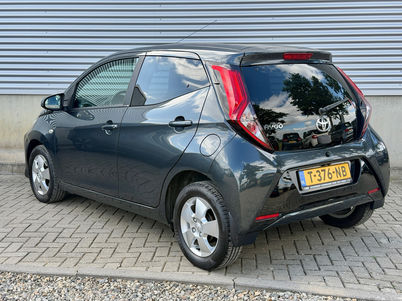 Toyota Aygo 1.0 VVT-i x-joy [ ecc,apple car,camera,cruise,lmv — photo 3