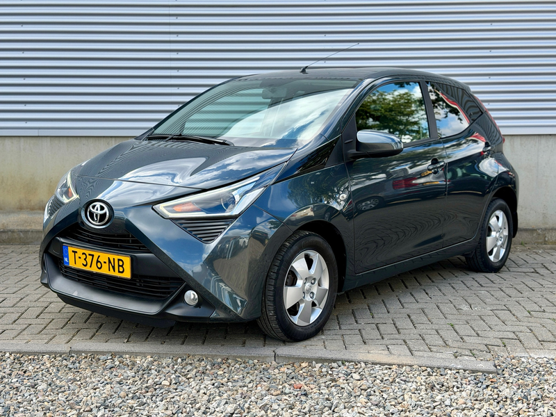Toyota Aygo 1.0 VVT-i x-joy [ ecc,apple car,camera,cruise,lmv