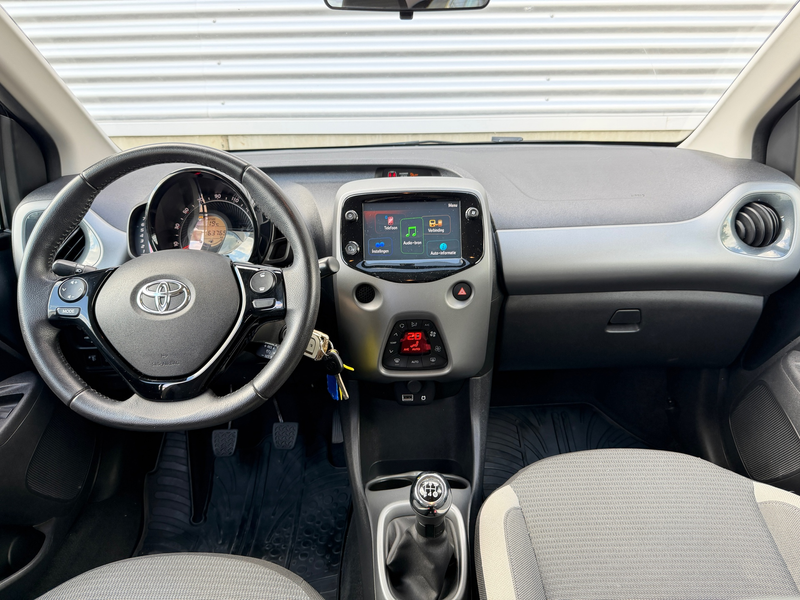 Toyota Aygo 1.0 VVT-i x-joy [ ecc,apple car,camera,cruise,lmv — photo 39