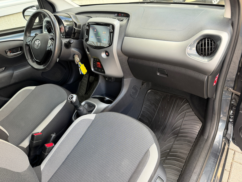 Toyota Aygo 1.0 VVT-i x-joy [ ecc,apple car,camera,cruise,lmv — photo 27