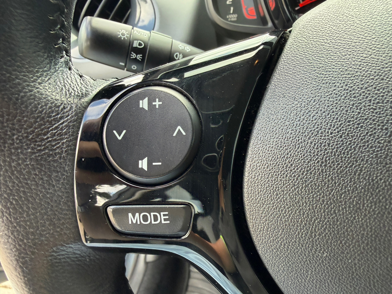 Toyota Aygo 1.0 VVT-i x-joy [ ecc,apple car,camera,cruise,lmv — photo 23