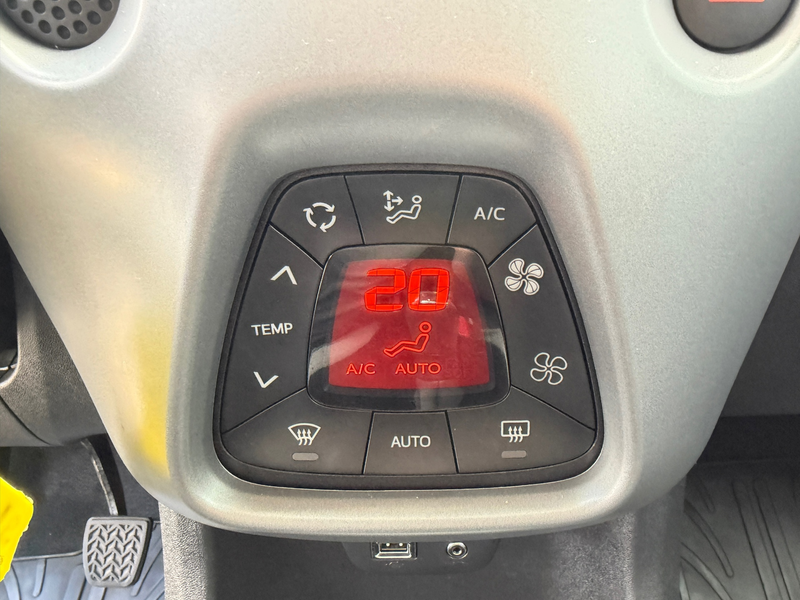 Toyota Aygo 1.0 VVT-i x-joy [ ecc,apple car,camera,cruise,lmv — photo 17
