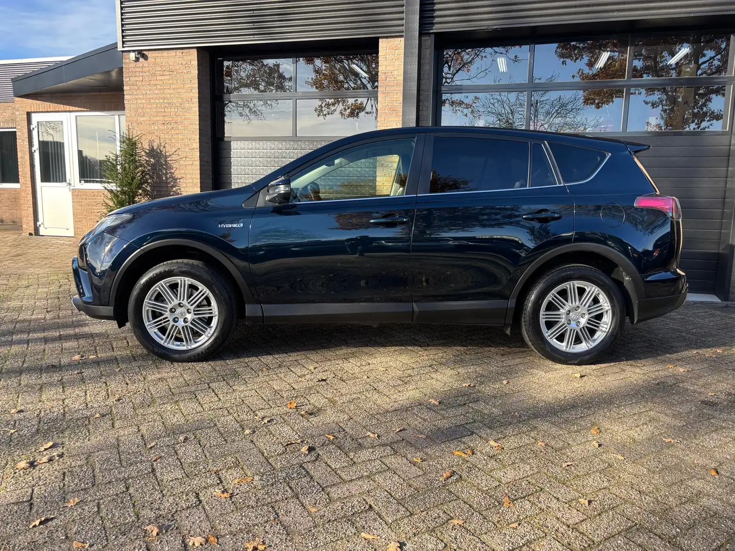 Toyota RAV 4 2.5 Hybrid AWD Executive Trekhaak Vert - 2