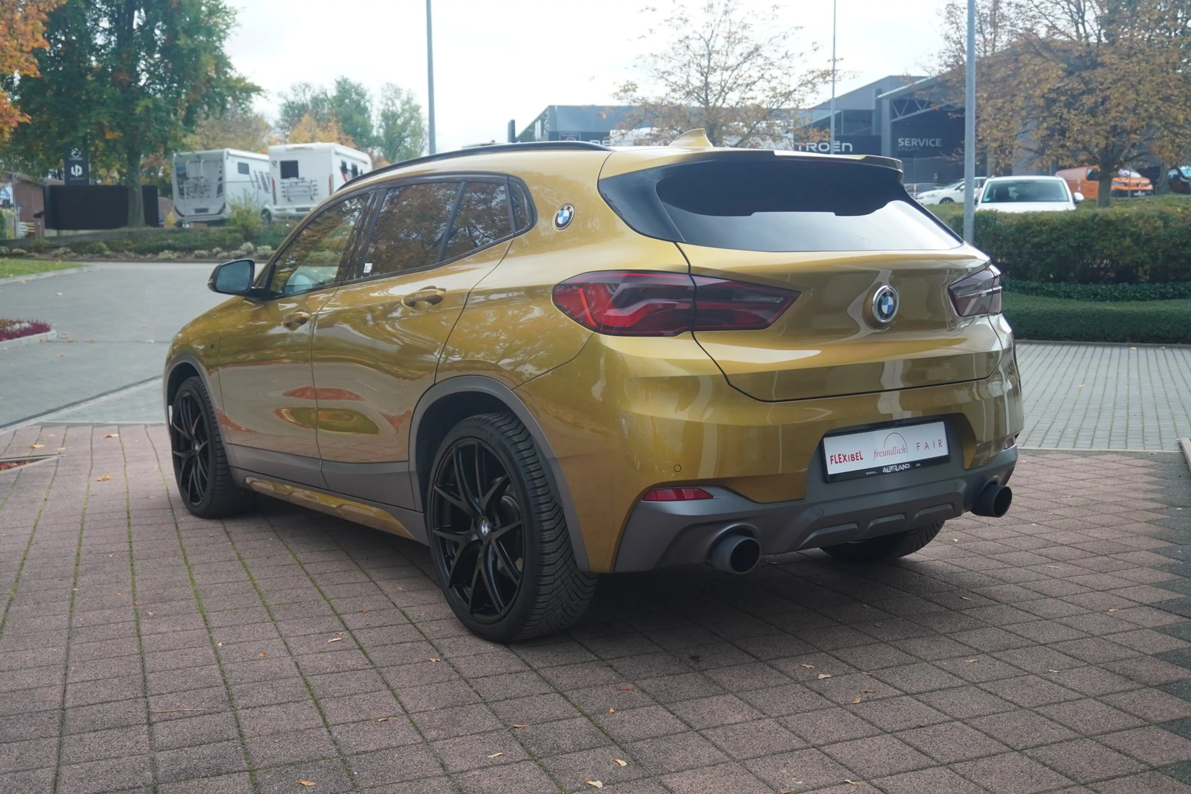 BMW X2 sDrive 20 i M Sport LED Navi Panorama Head-Up — photo 3