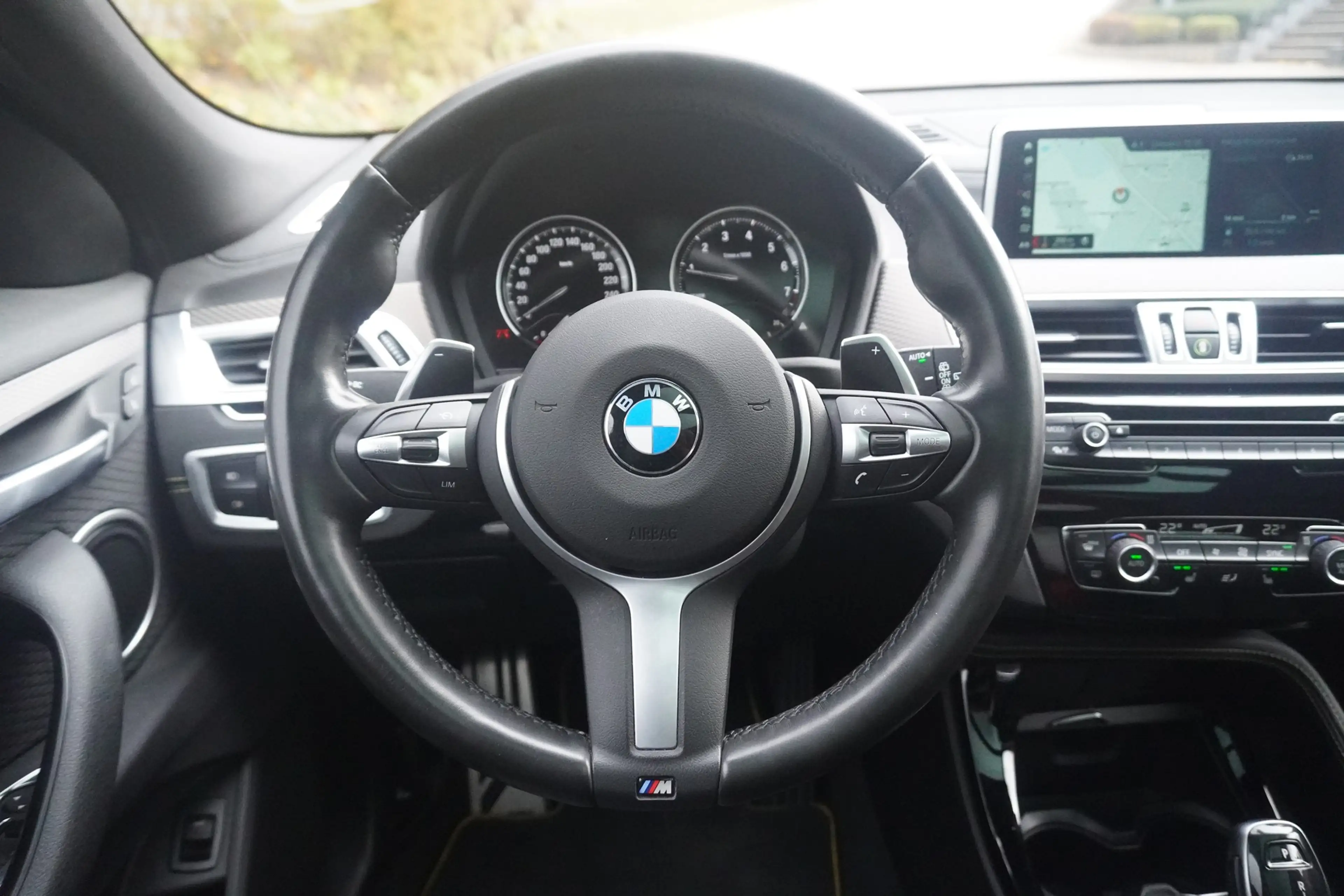 BMW X2 sDrive 20 i M Sport LED Navi Panorama Head-Up — photo 9