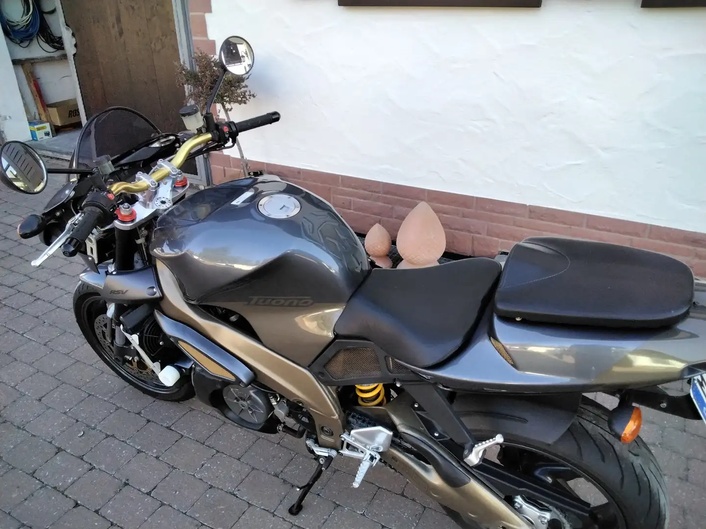 Aprilia RSV 1000 Tuono R Gris - 2