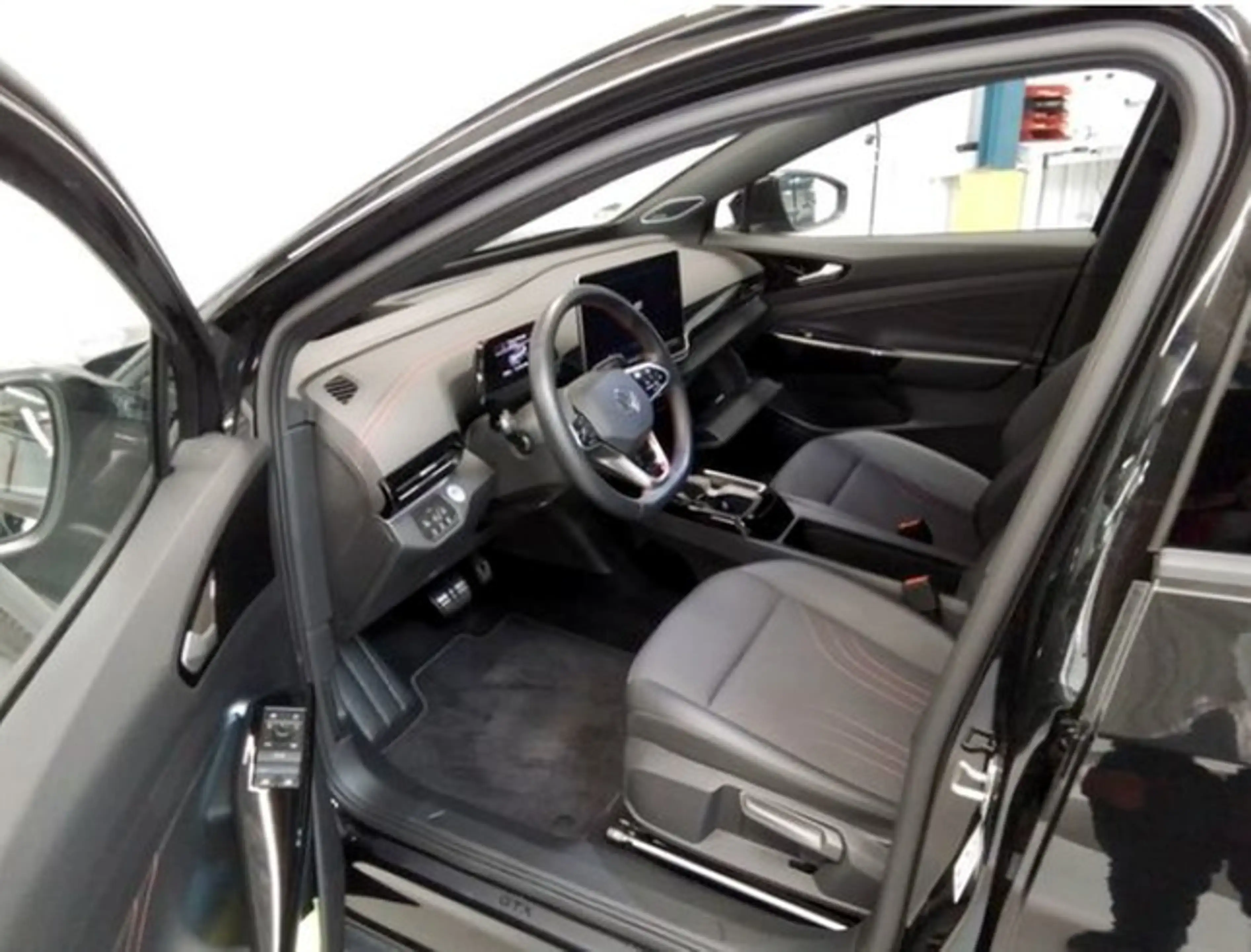 Volkswagen ID.4 GTX 4Motion PANORAMA WÄRMEPUMPE AHK REARVIEW HE... — photo 3