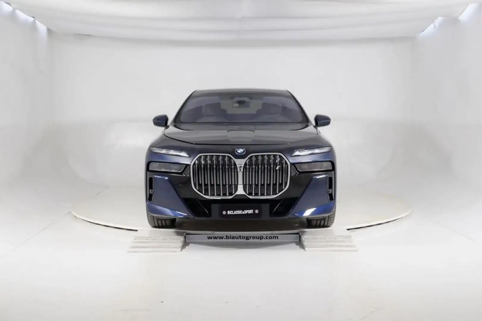 BMW i7 G70 i7 xdrive60 Msport Blu/Azzurro - 2