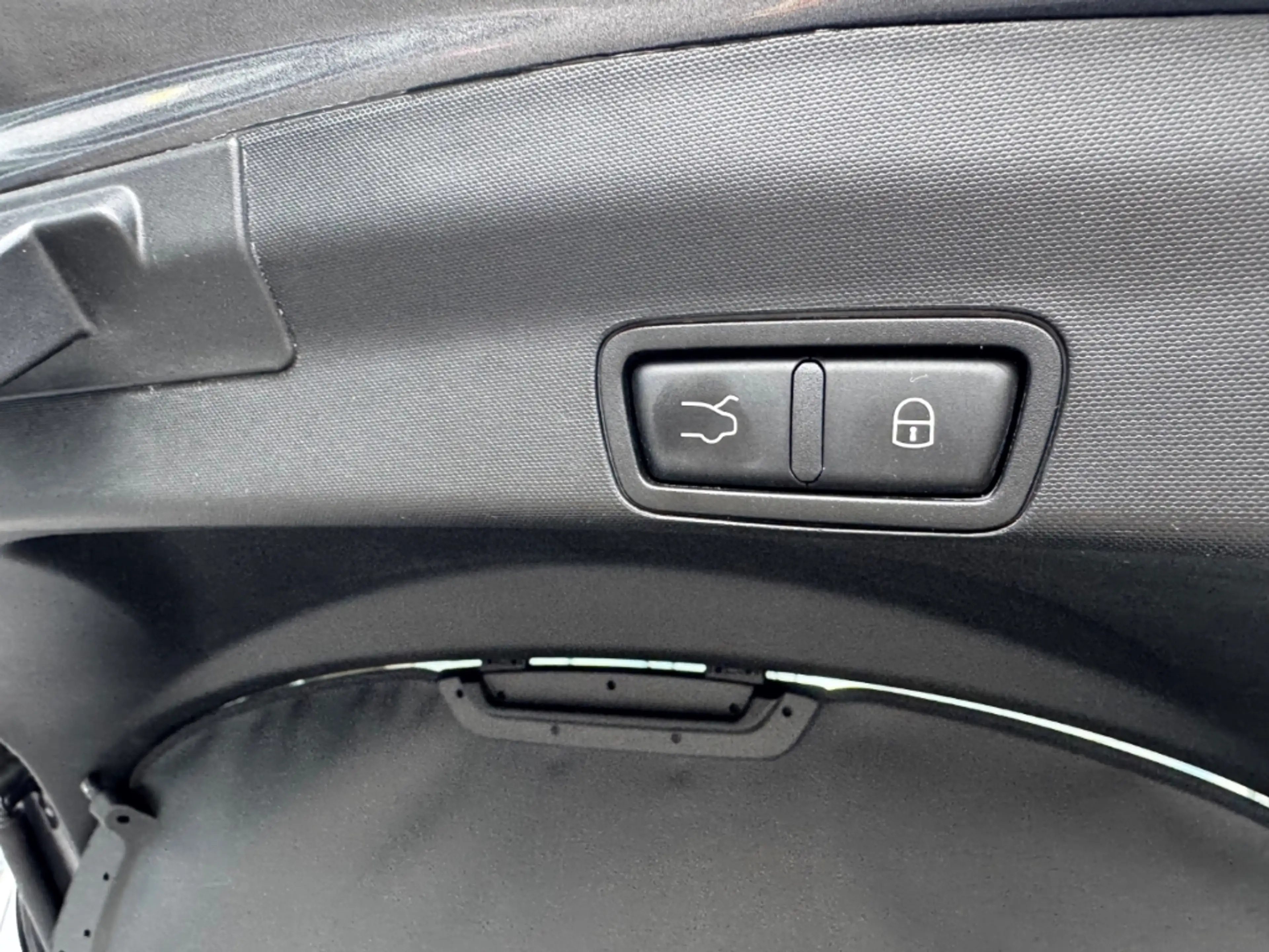 Alfa Romeo Stelvio Q4 Allrad Klima Navigation LenkradHZ SitzHZ Apple — photo 8
