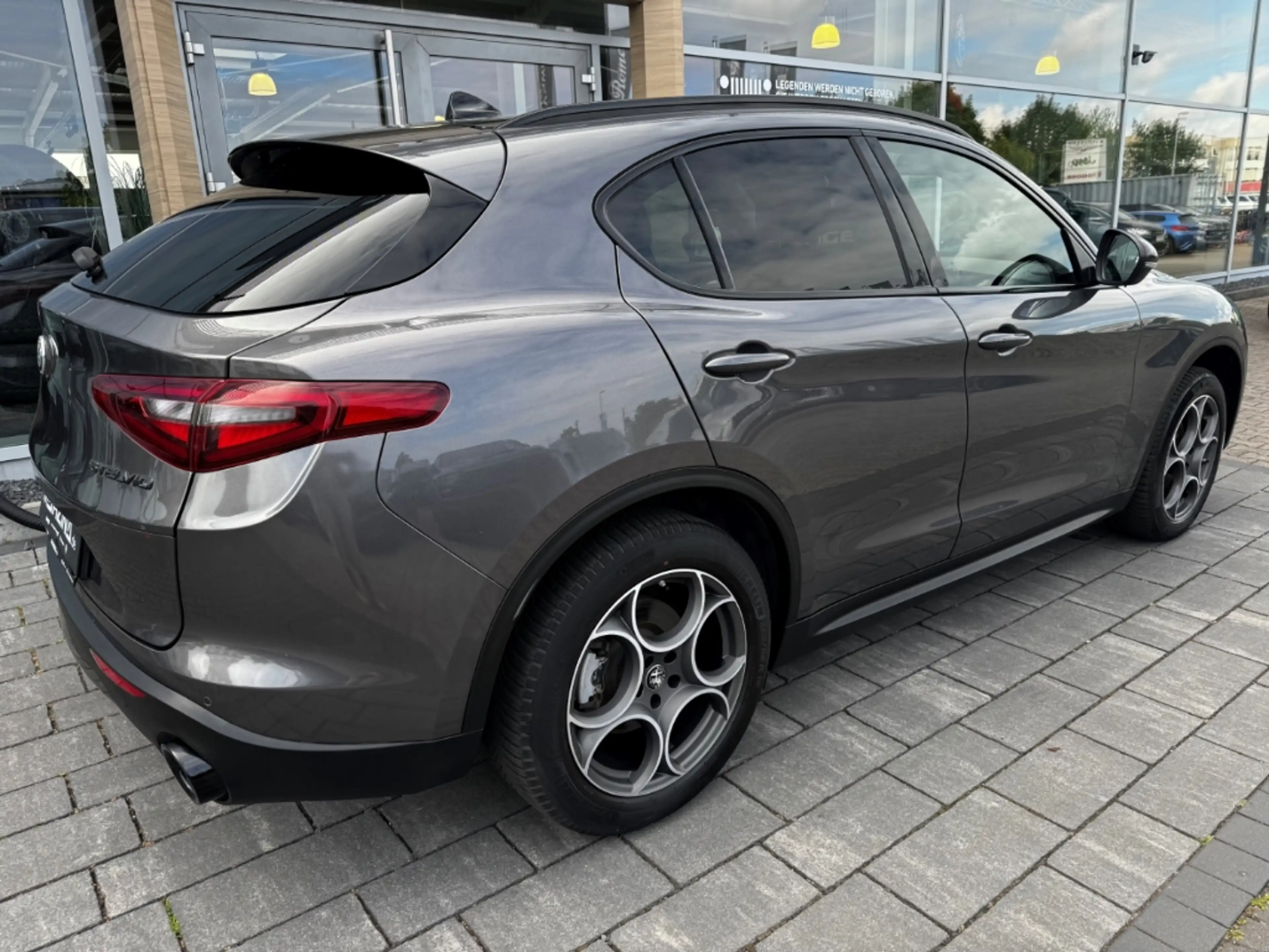 Alfa Romeo Stelvio Q4 Allrad Klima Navigation LenkradHZ SitzHZ Apple — photo 9