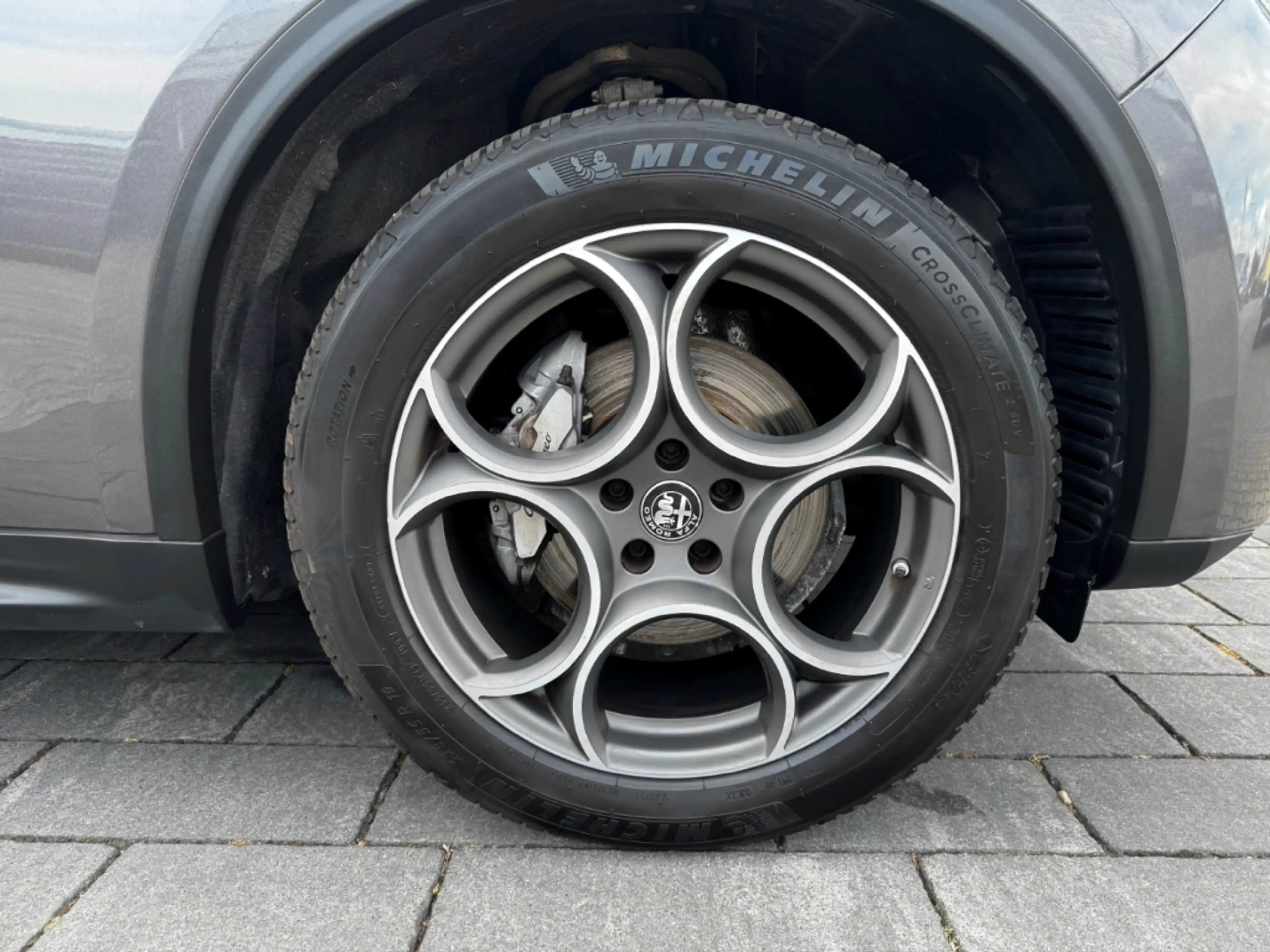 Alfa Romeo Stelvio Q4 Allrad Klima Navigation LenkradHZ SitzHZ Apple — photo 10