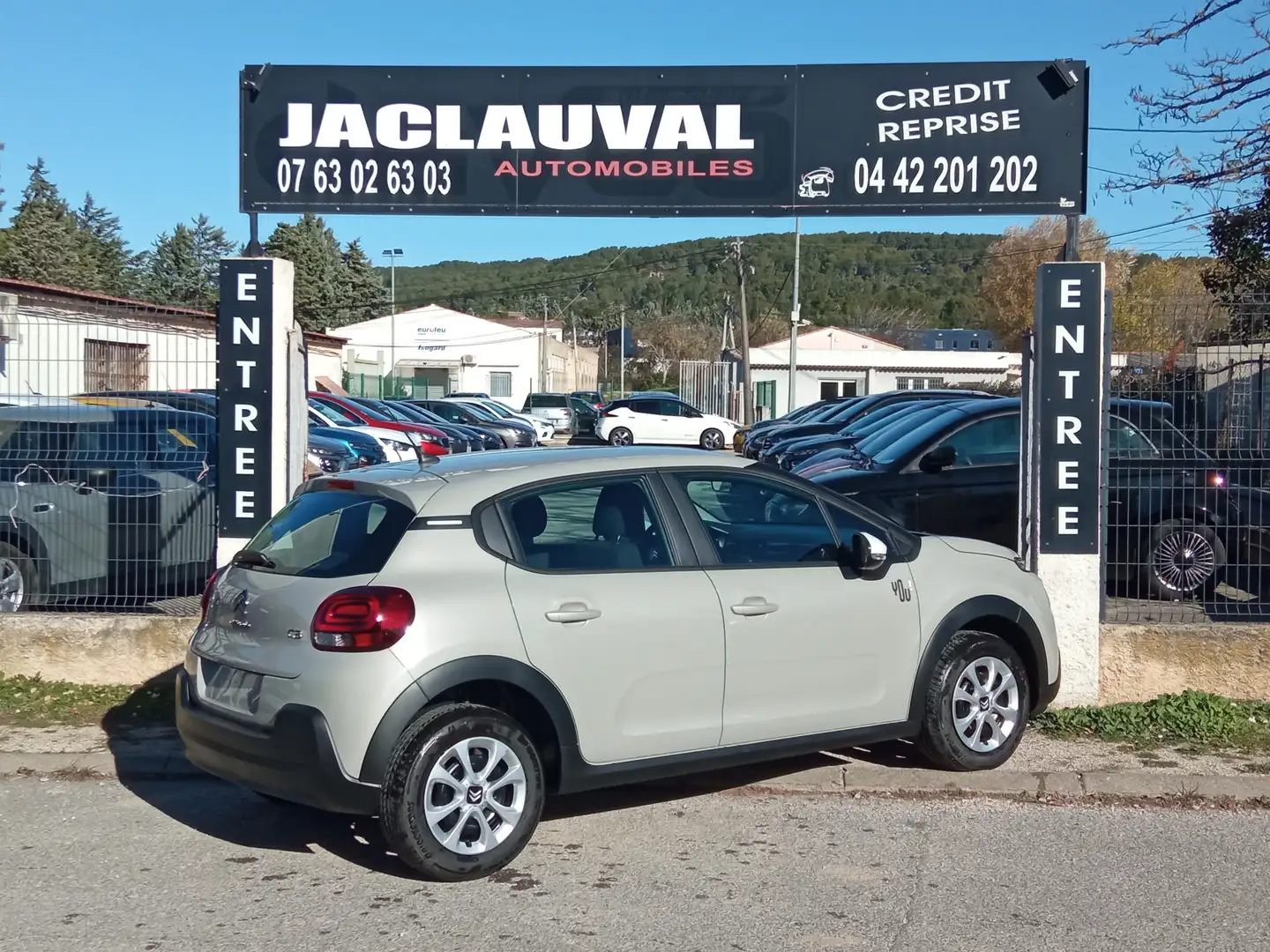 Citroen C3 PureTech 83 ch BVM5 You Beige - 2