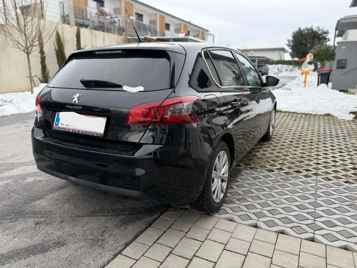 Peugeot 308 308 1,2 PureTech 130 Allure S Schwarz - 2