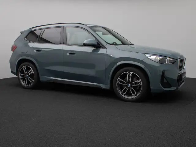 BMW X1 view 4