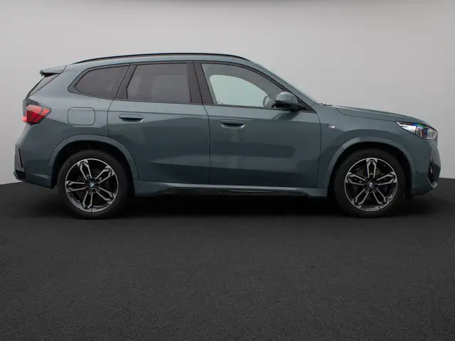 BMW X1 view 5