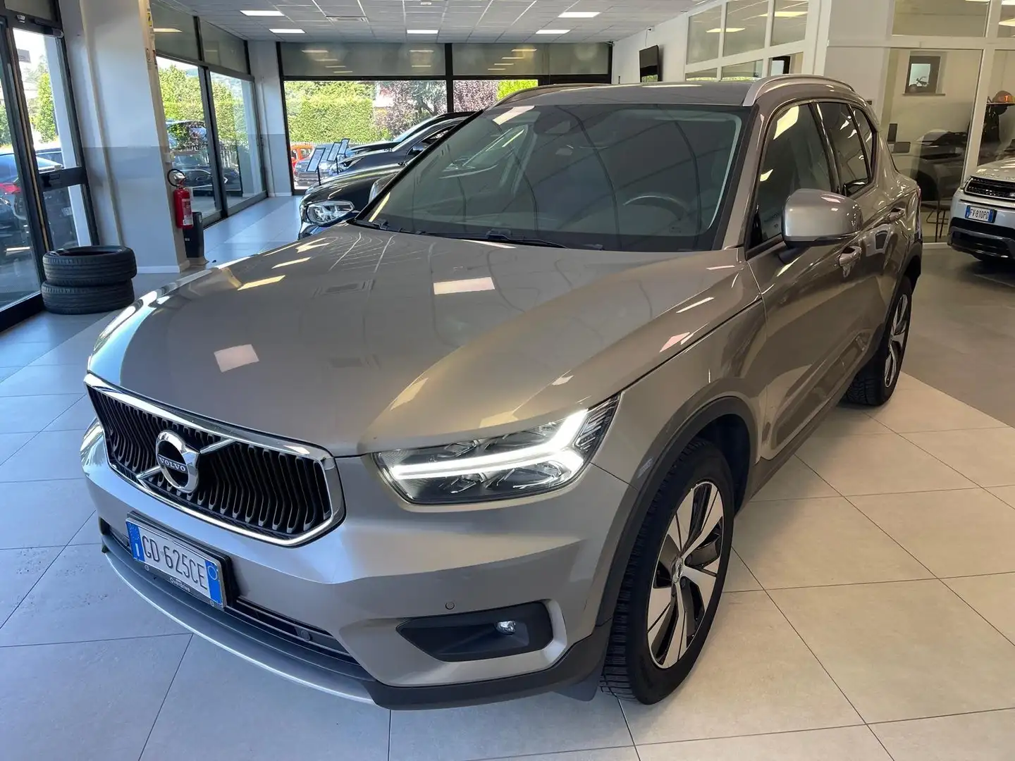 Volvo XC40 2.0 d3 Momentum geartronic  N1 *CAMERA-CAR PLAY* Beige - 1