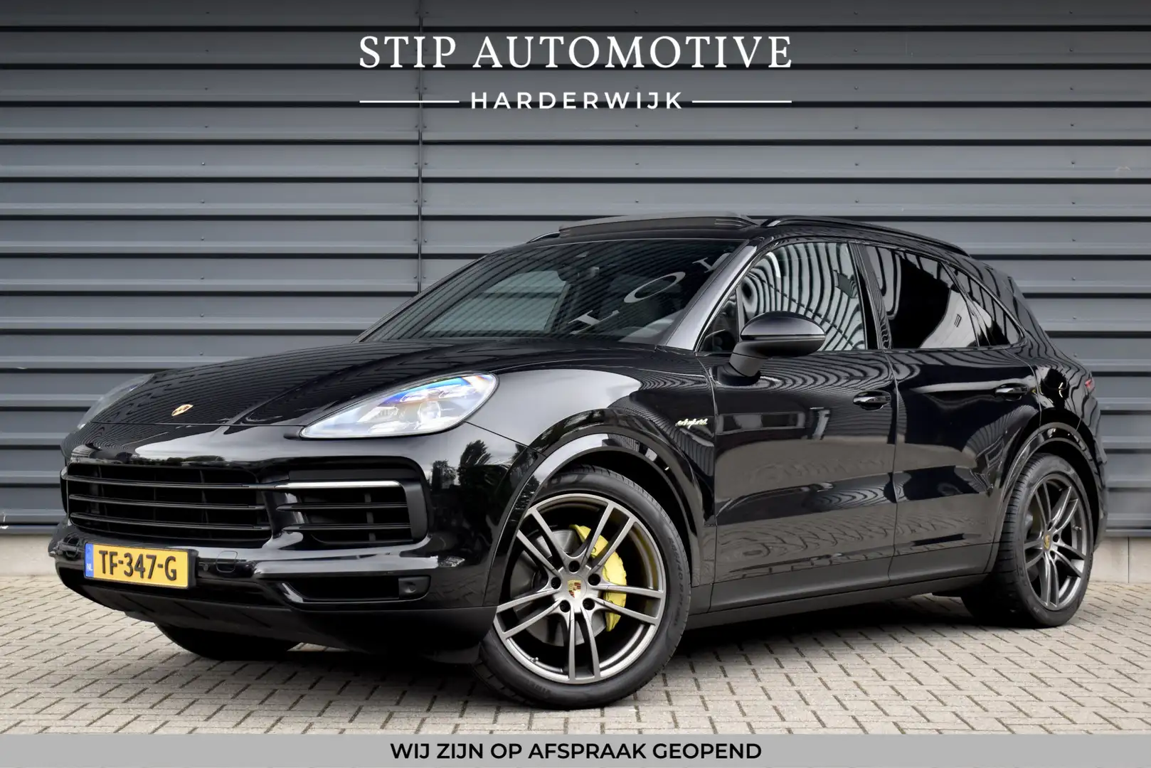Porsche Cayenne 3.0 E-Hybrid 462pk | Panoramadak | Matrix PDLS+  | Zwart - 1