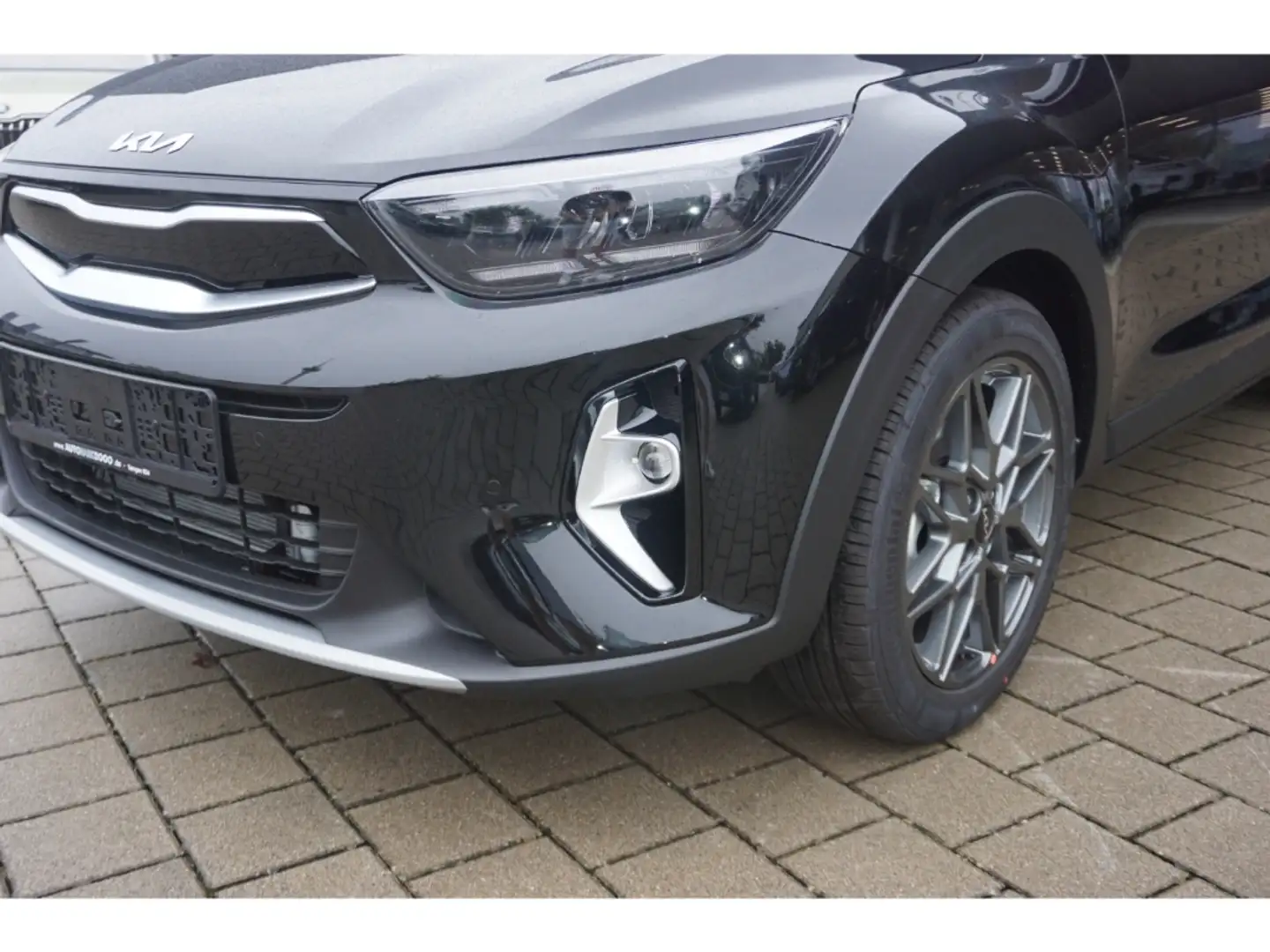 Kia Stonic 1.0 T-GDI 100 48V Nightline DSG Navi Kamera SHZ In Schwarz - 2