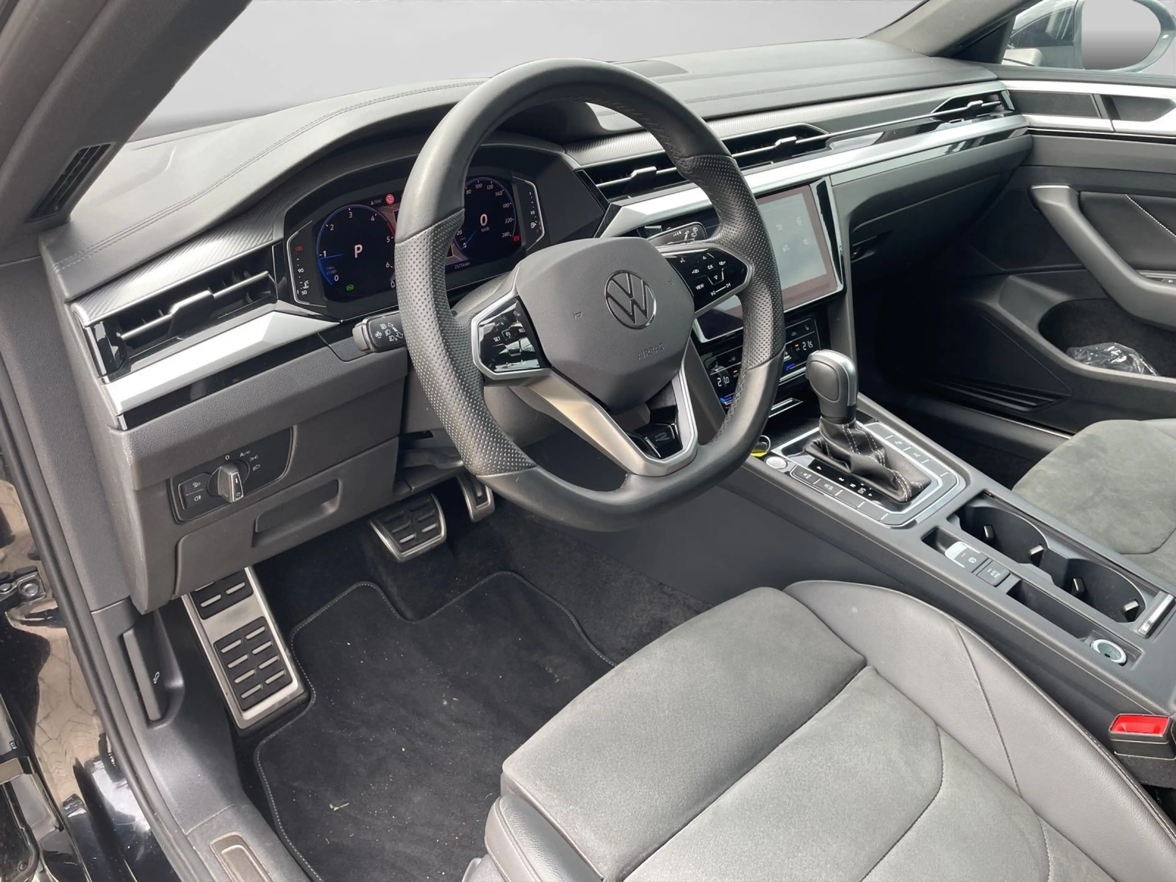 Volkswagen Arteon 2.0 TDI DSG R-LINE AHK 360 — photo 9