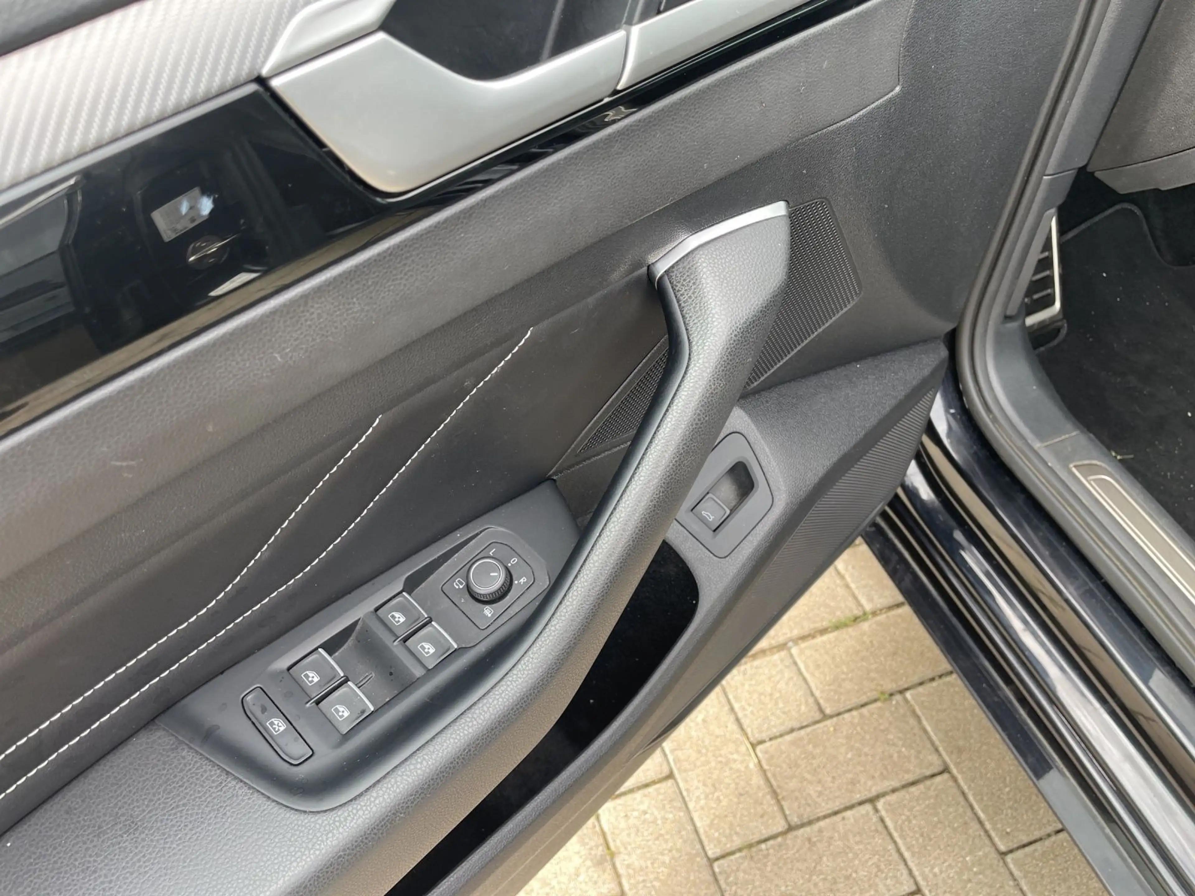 Volkswagen Arteon 2.0 TDI DSG R-LINE AHK 360 — photo 8