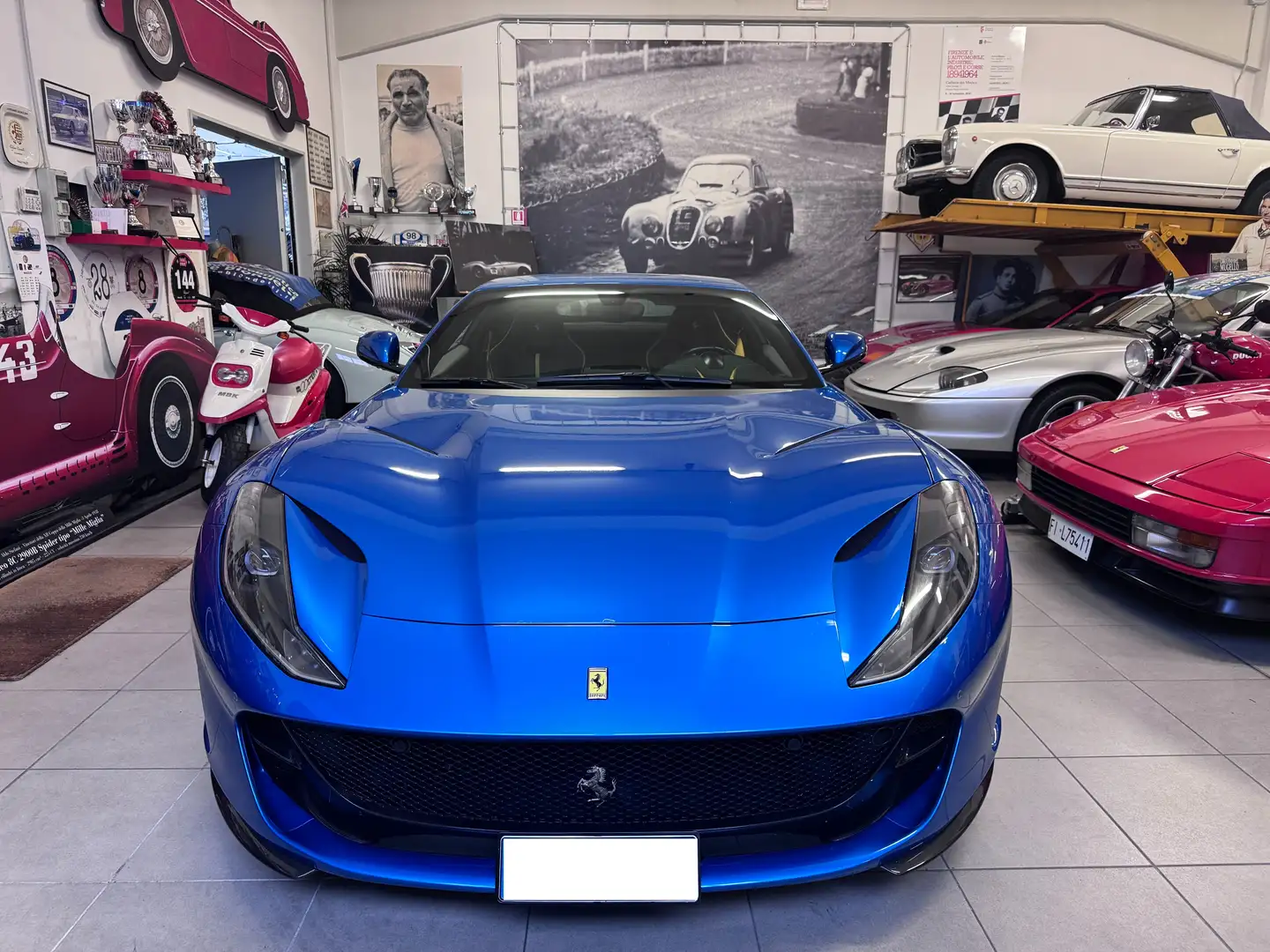 Ferrari 812 812 Superfast 6.5 dct Blu/Azzurro - 1