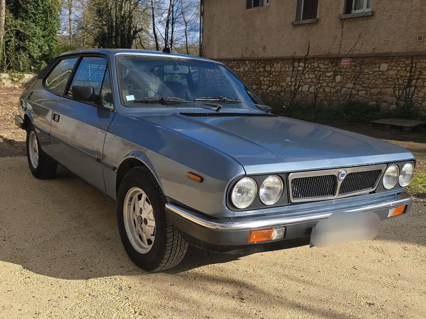 Lancia Beta HP EXECUTIVE 2.0l Plateado - 1