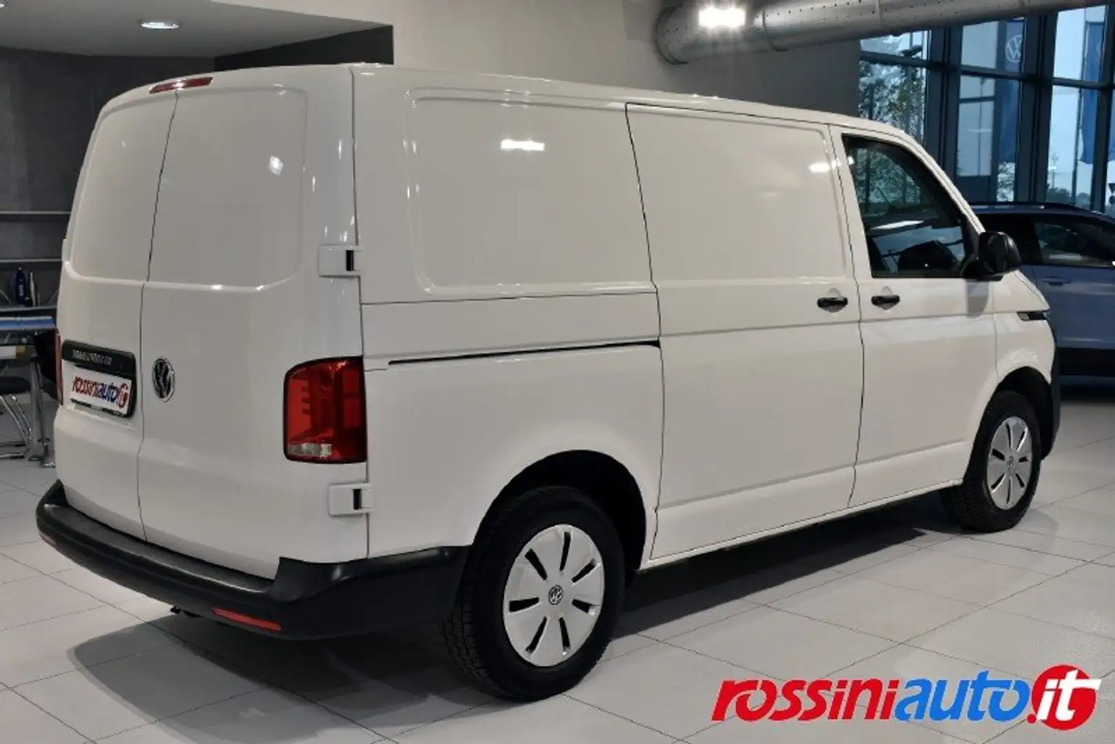Volkswagen T6.1 Transporter 28Q 2.0 TDI 110 CV BUSINESS PASSO CORTO FURGO Wit - 2