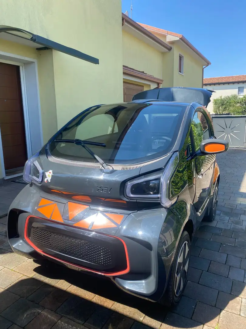 XEV Yoyo sport Negro - 2