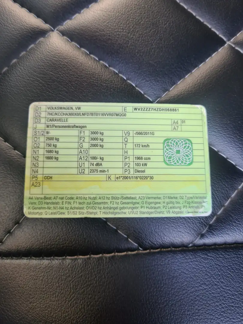 Volkswagen T5 Caravelle Comfortline 2,0 TDI Schwarz - 1